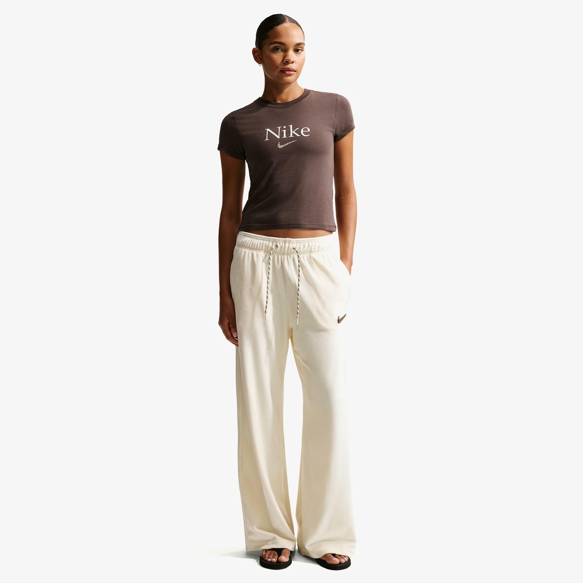 Nike Sportswear Kadın Kahverengi Crop T-Shirt