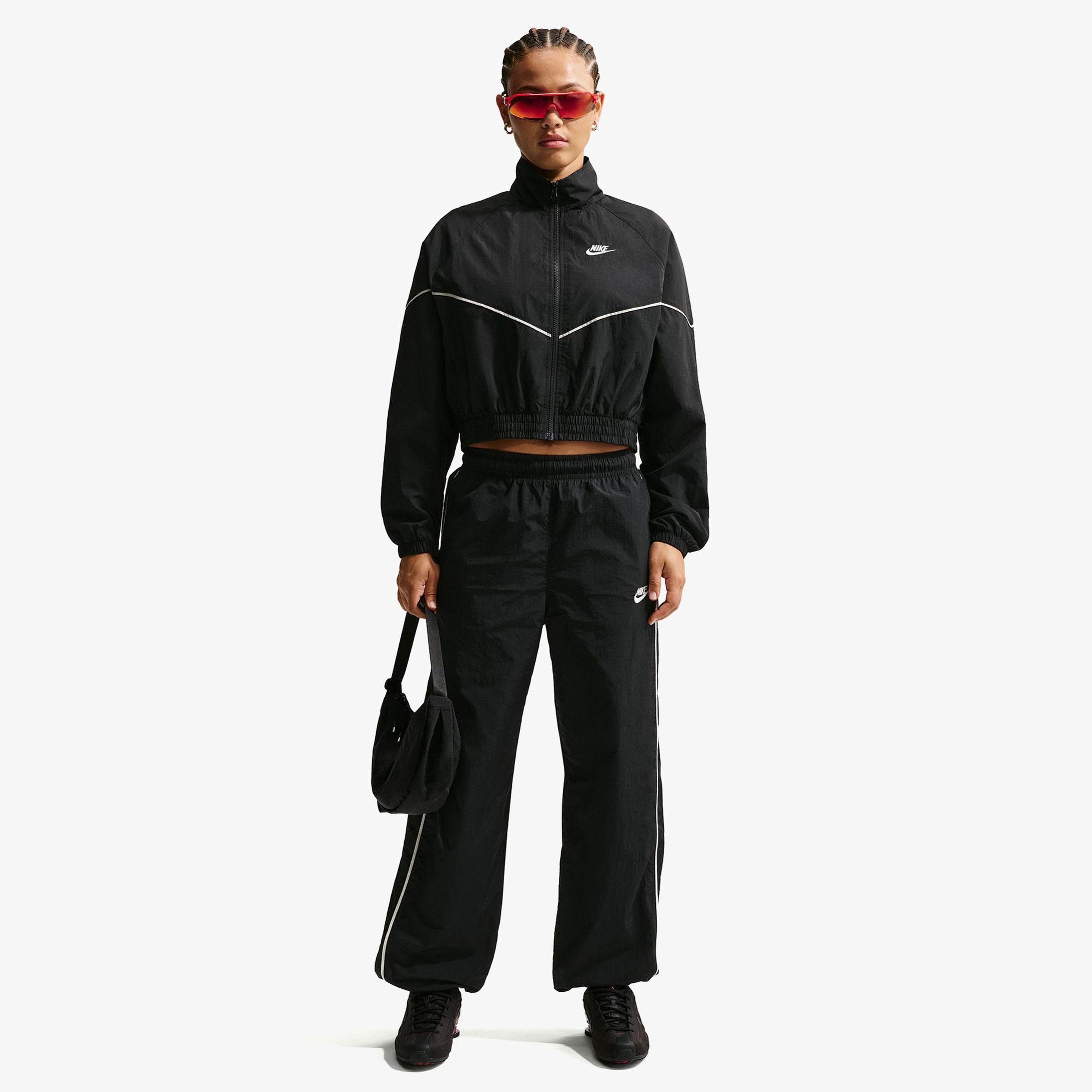Nike Sportswear Windrunner Woven Kadın Siyah Ceket