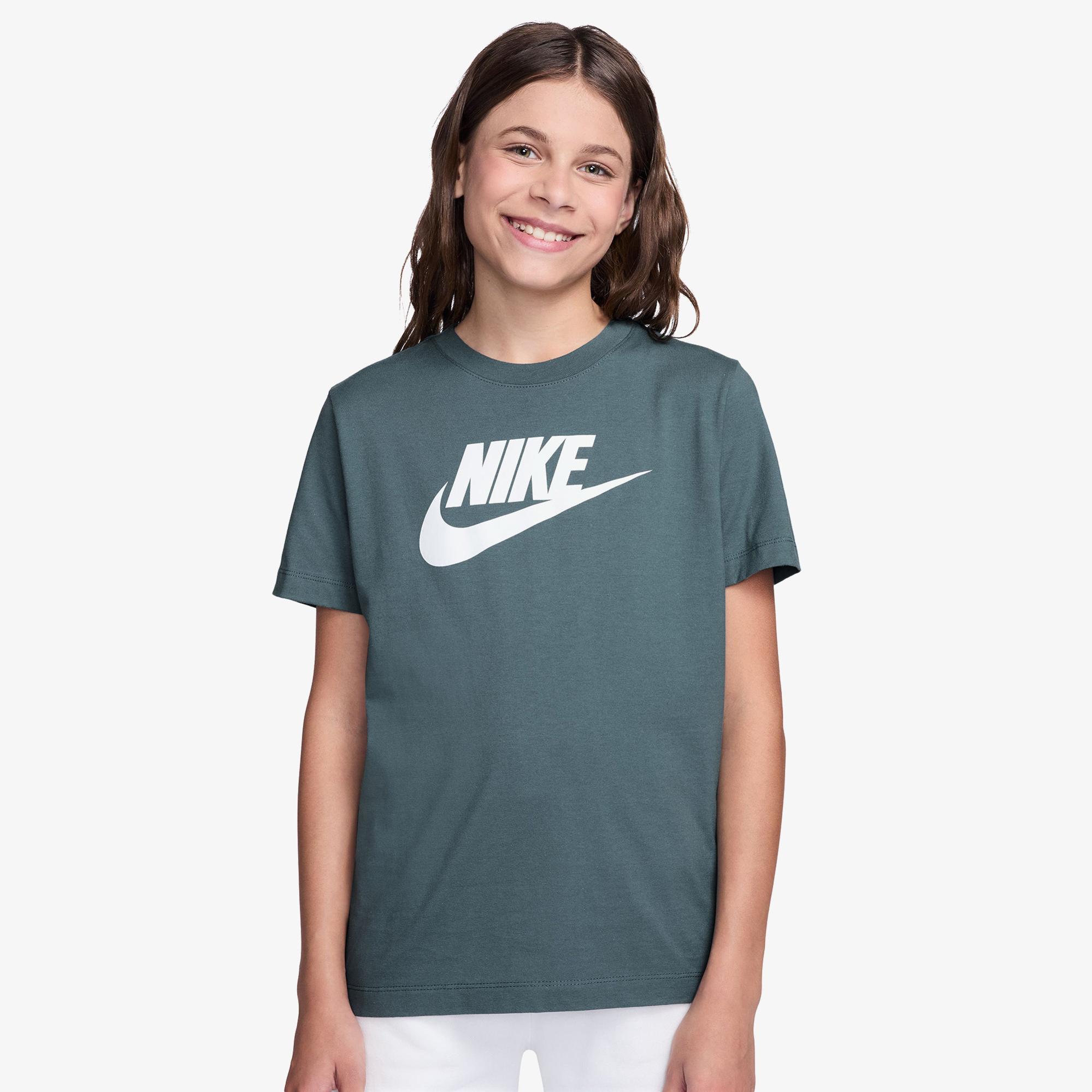 Nike Sportswear Futura Çocuk Yeşil T-Shirt