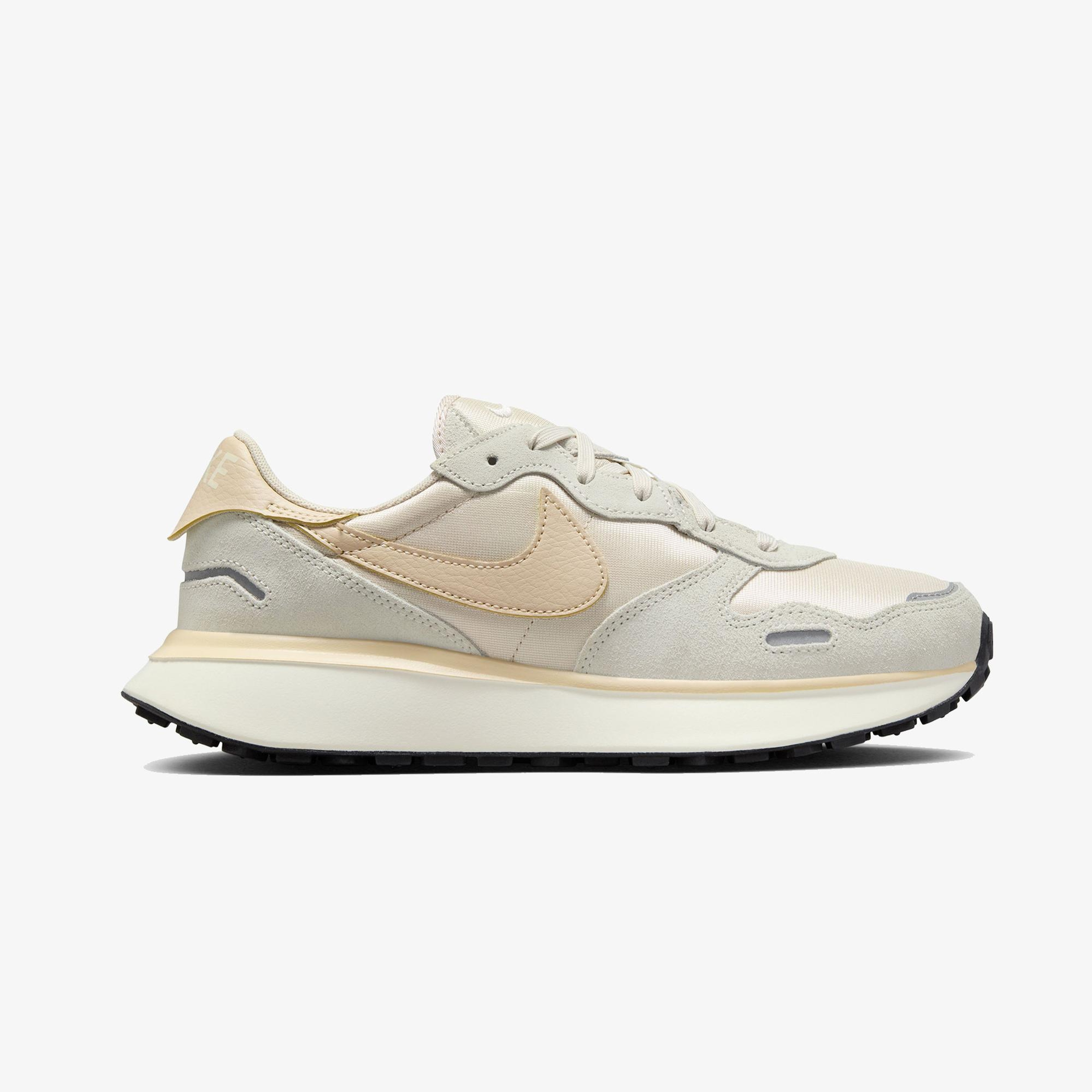 Nike Phoenix Waffle Kadın Bej Spor Ayakkabı