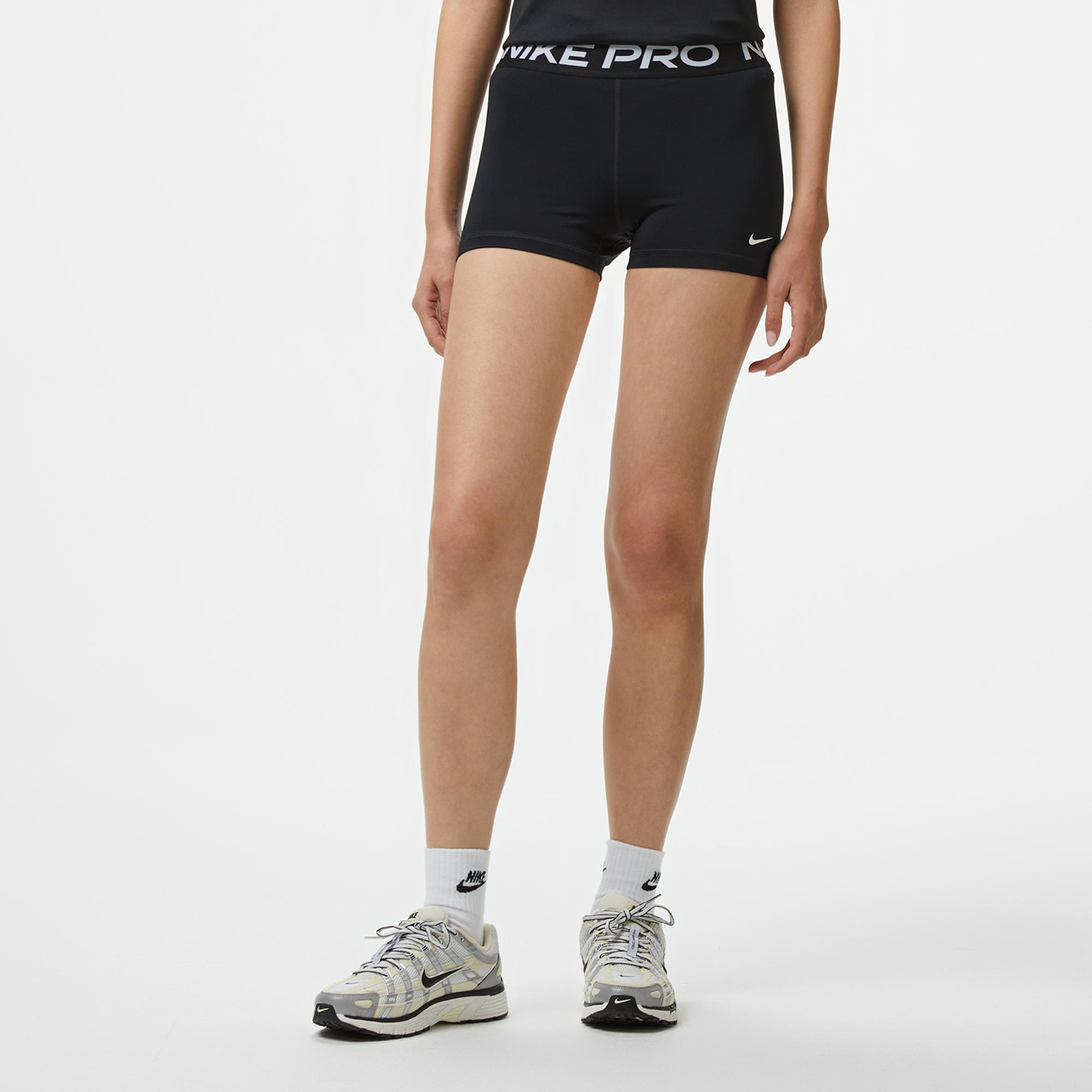 Nike Pro 365 8 cm Kadın Siyah Şort