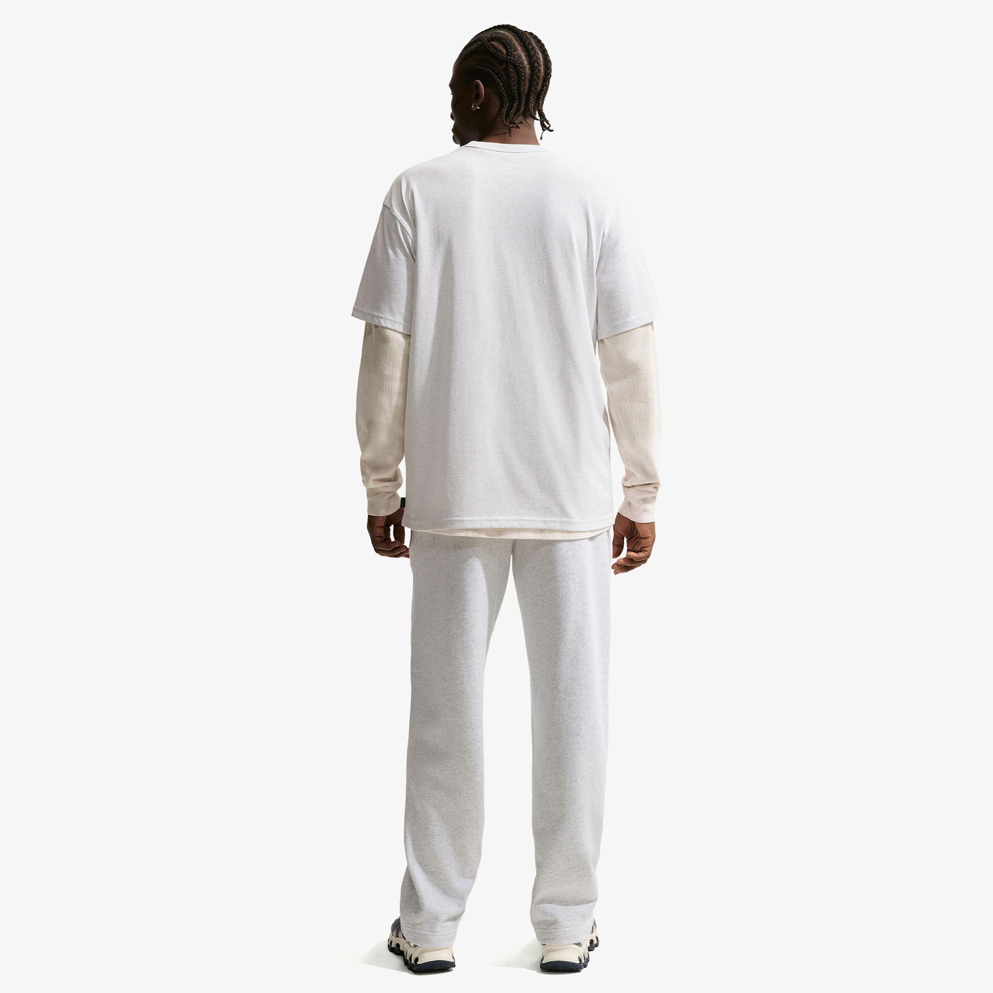 Nike Sportswear Premium Essentials Erkek Beyaz T-Shirt