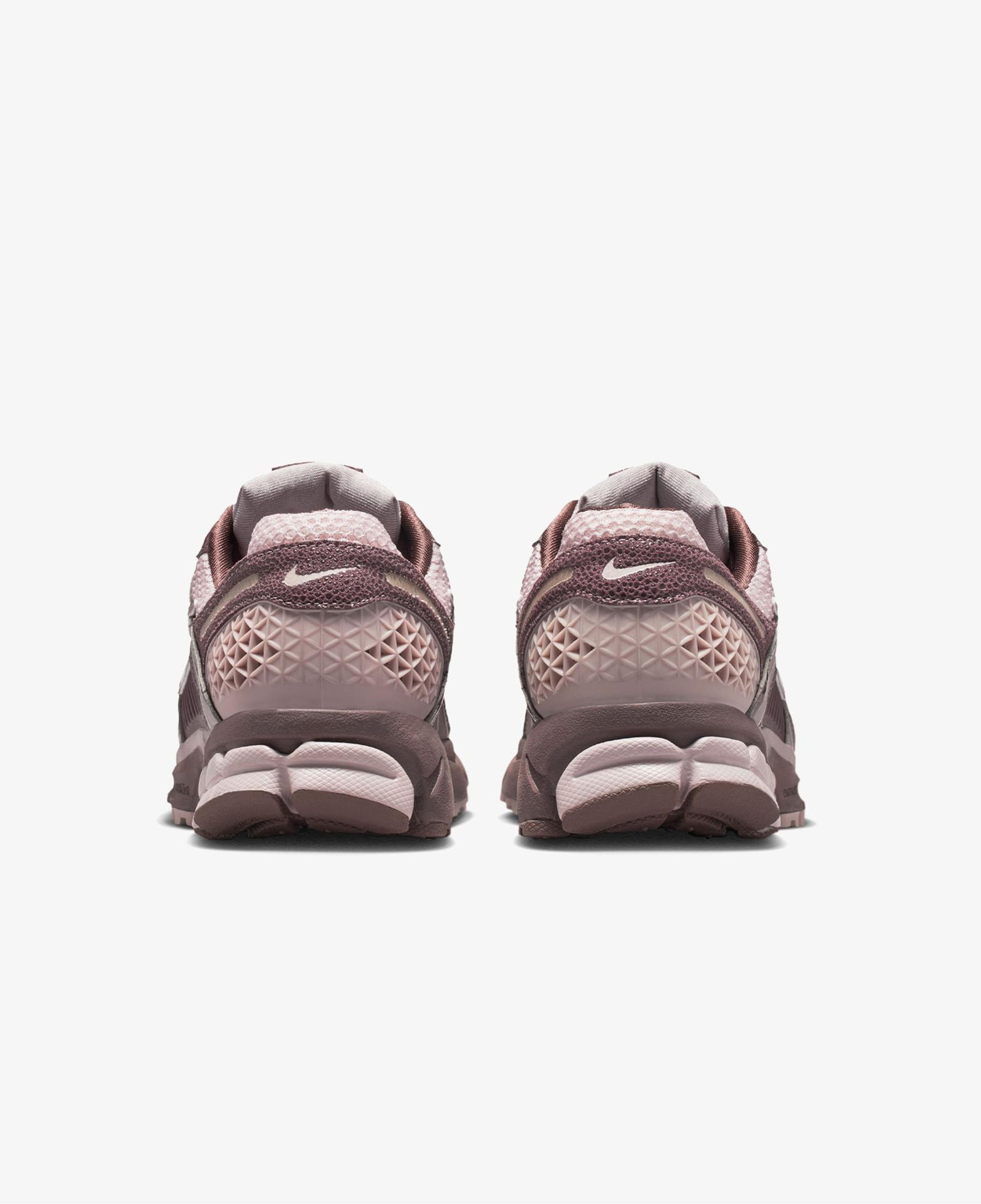 Nike Zoom Vomero 5 Kadın Pembe Spor Ayakkabı