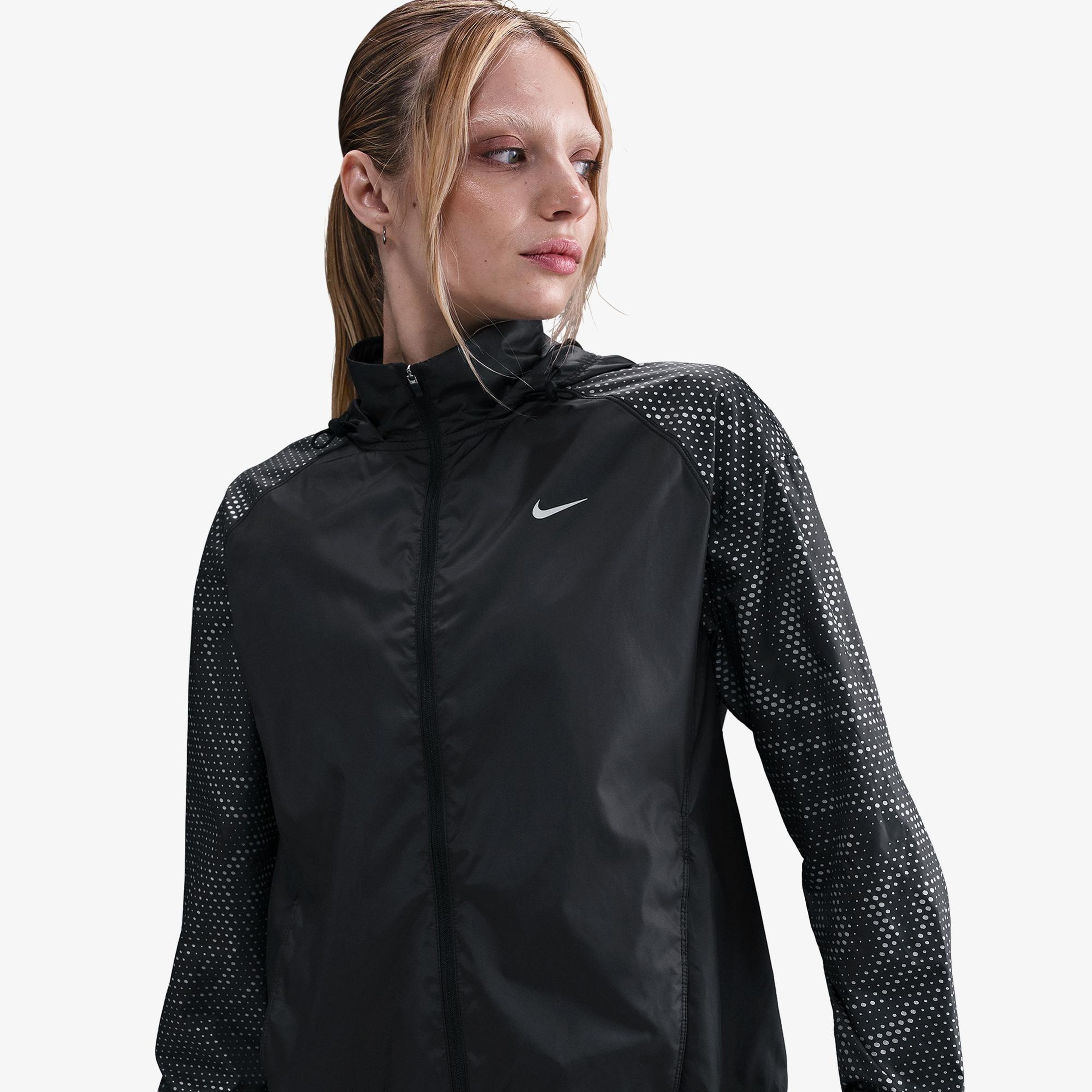 Nike Tempo Repel Flash Kadın Siyah Ceket