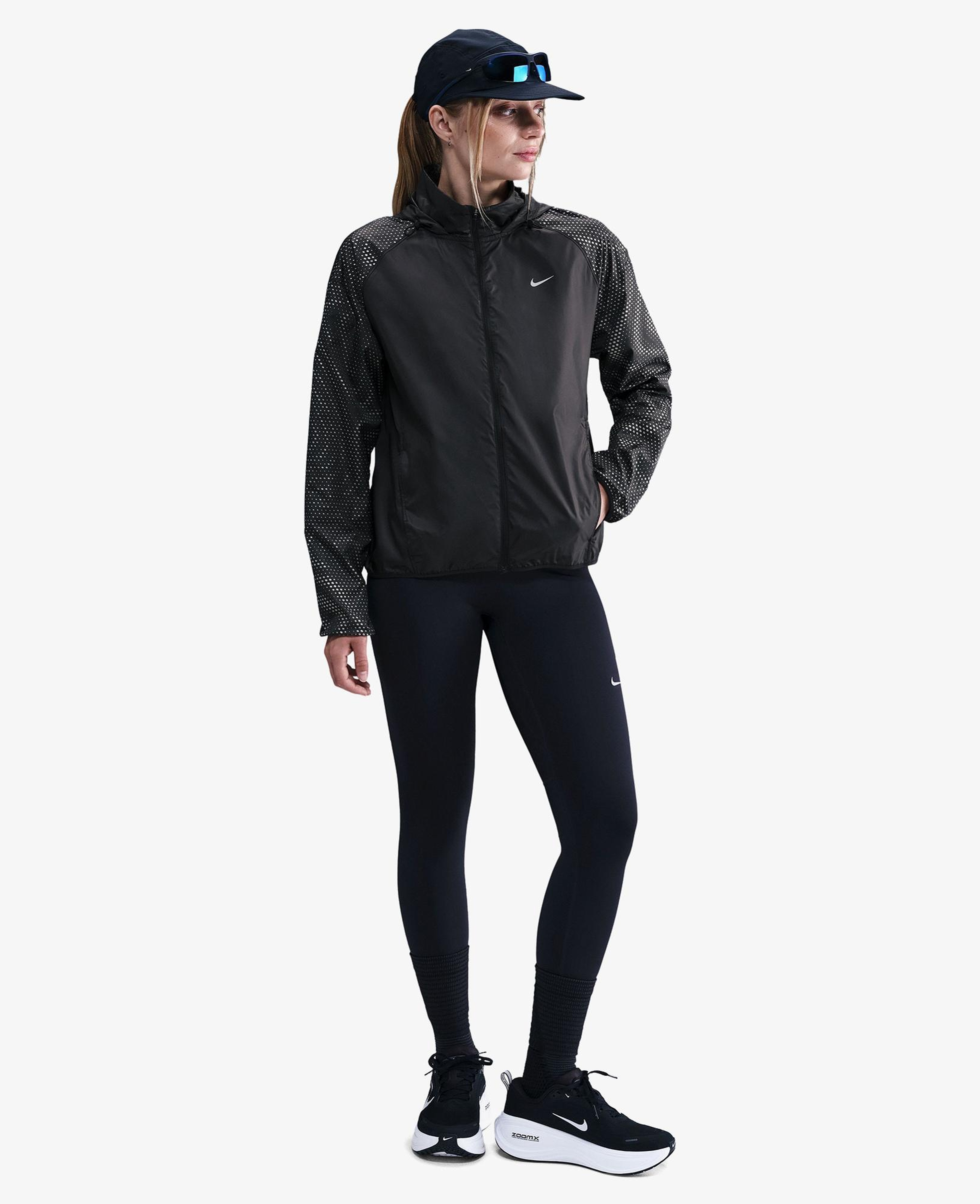 Nike Tempo Repel Flash Kadın Siyah Ceket