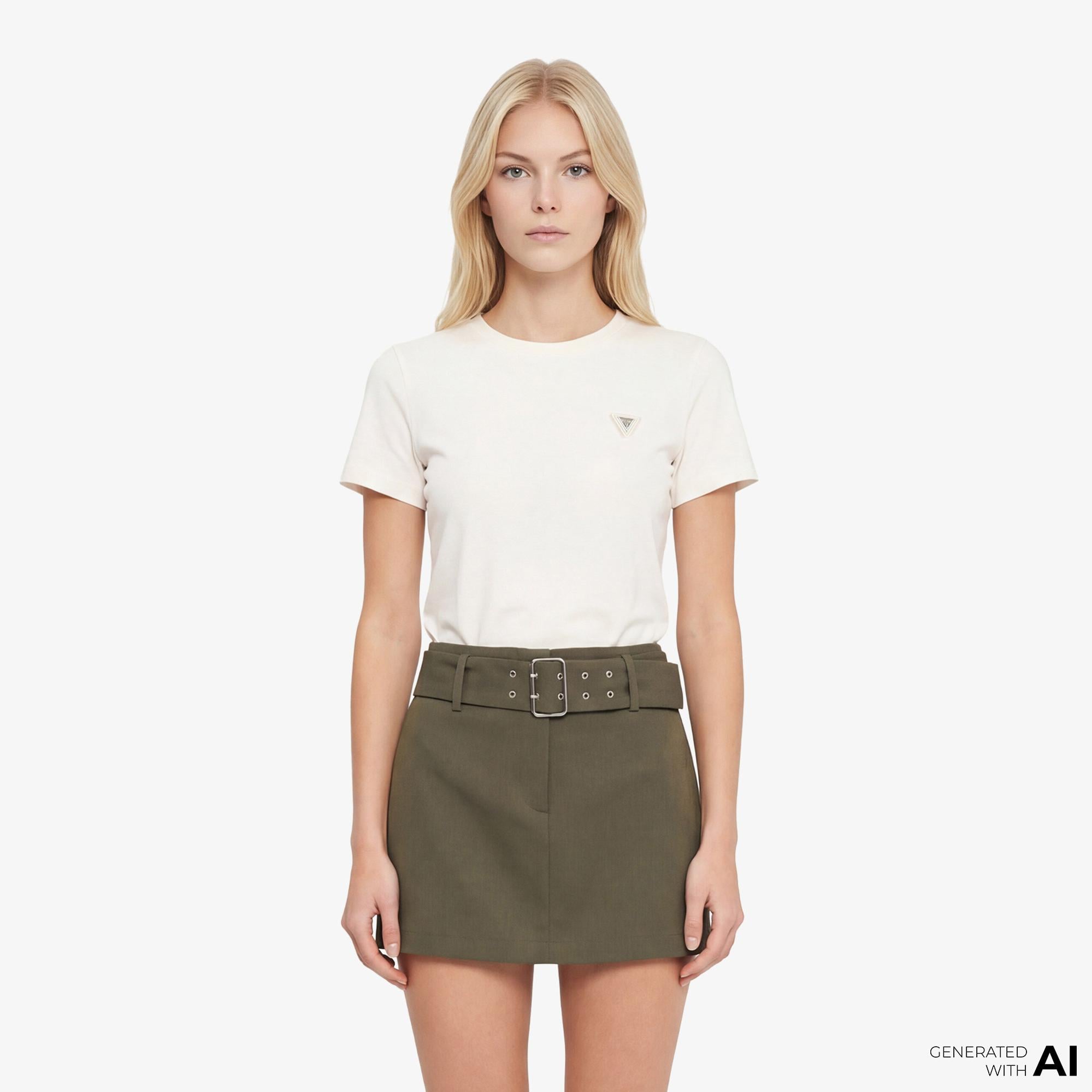 Guess Sonia Aktif Modal Karışımlı Slim Fit Kadın Beyaz T-Shirt