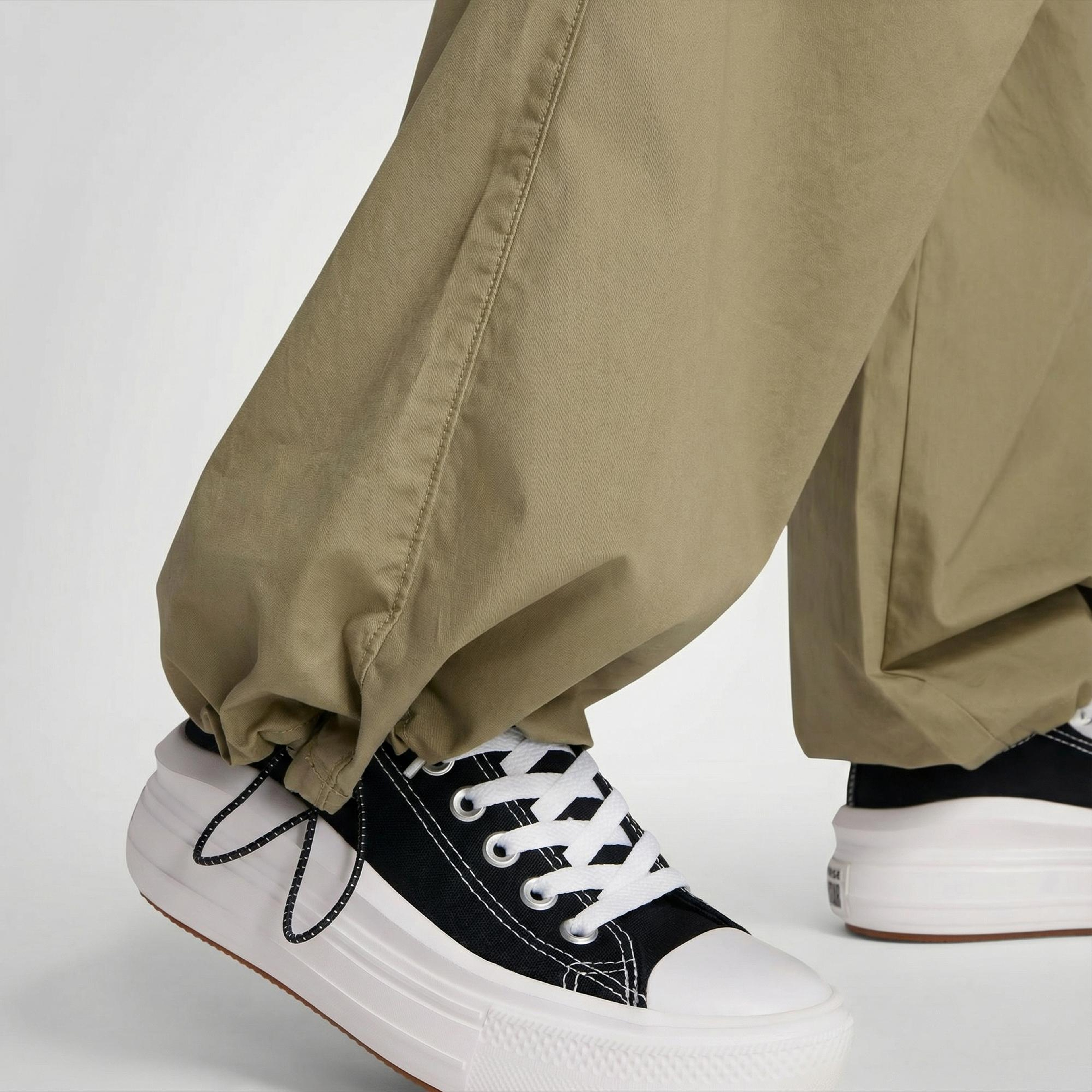 Converse Kadın Haki Paraşüt Pantolon