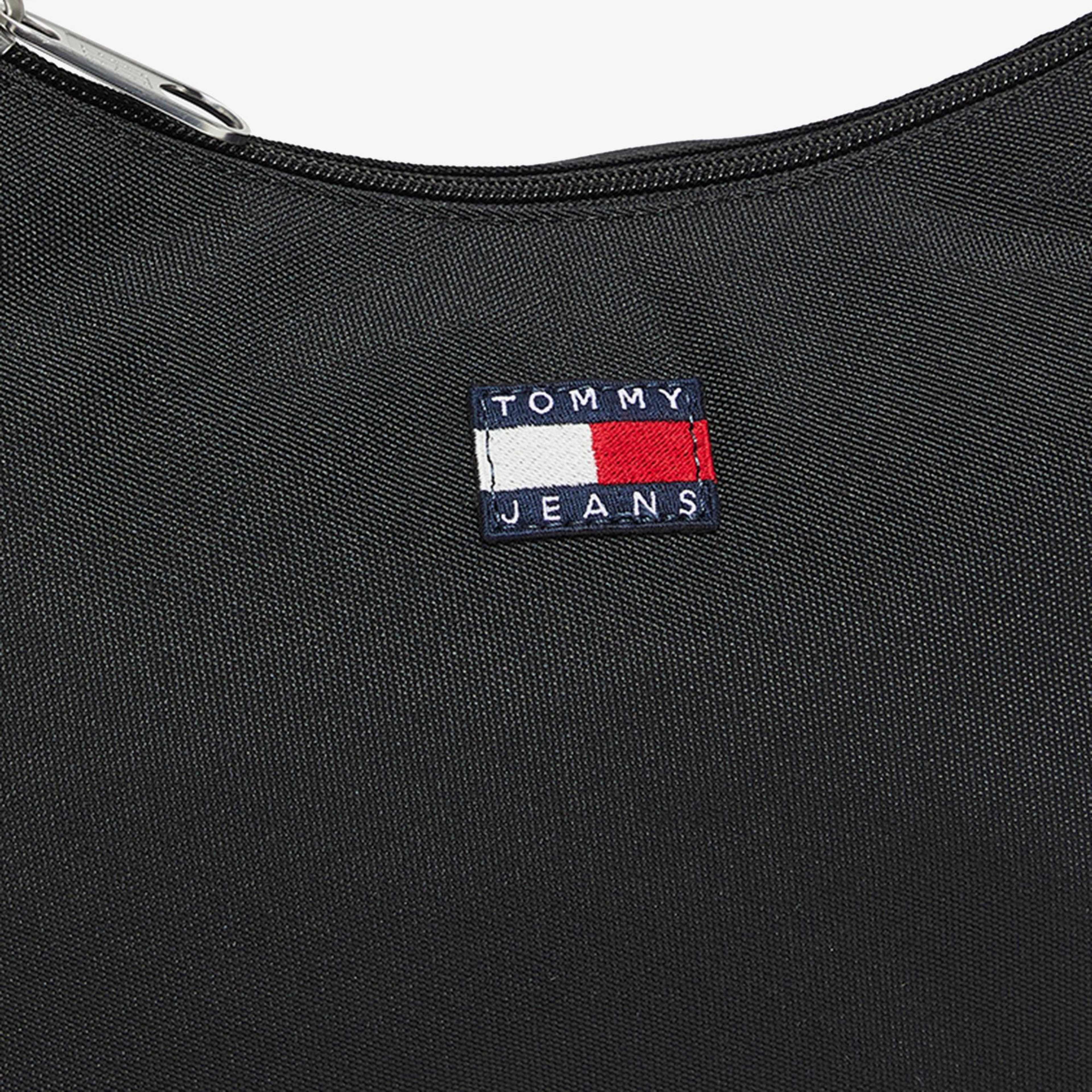 Tommy Hilfiger Essential Daily Kadın Siyah Omuz Çantası