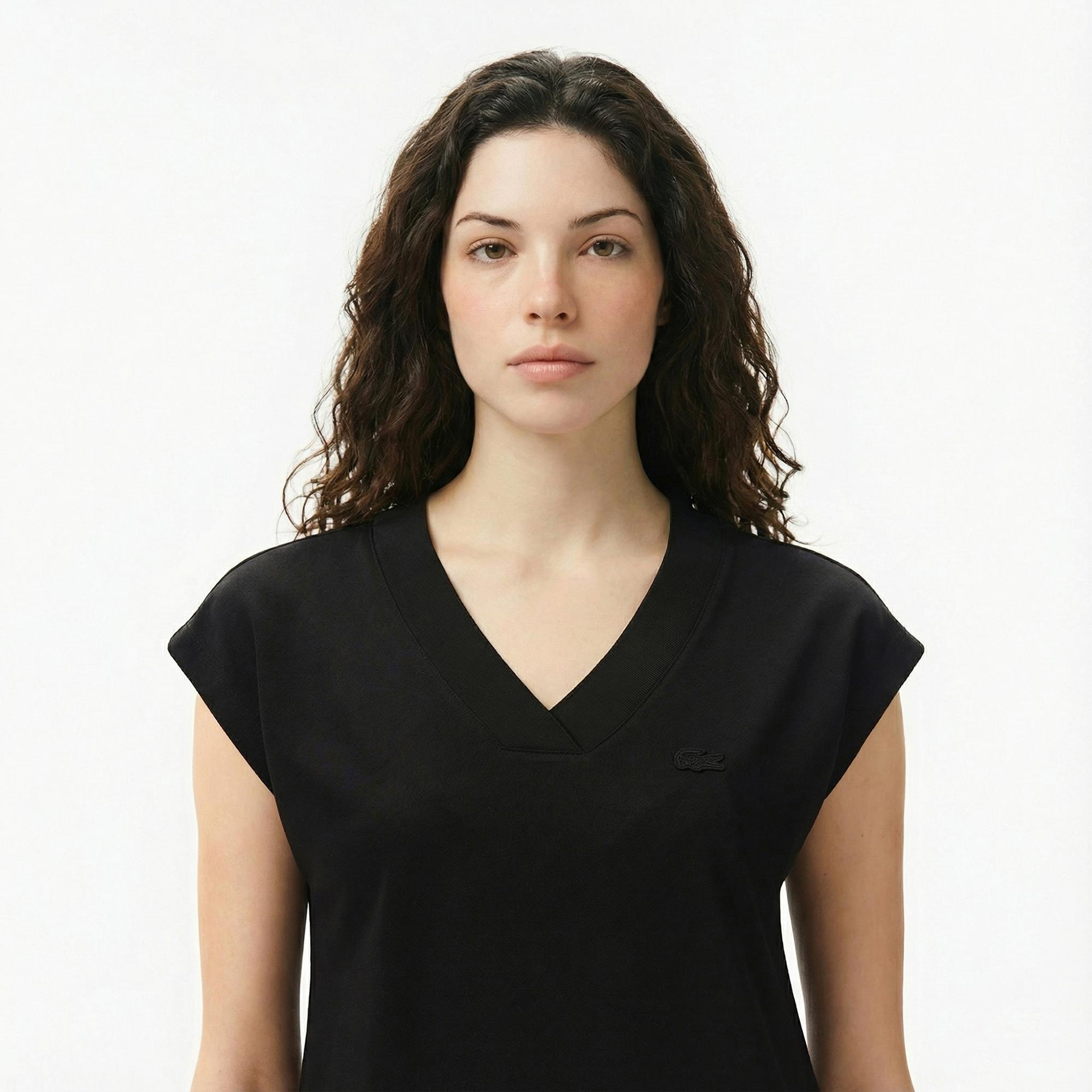 Lacoste Kadın Slim Fit V Yaka Siyah T-Shirt