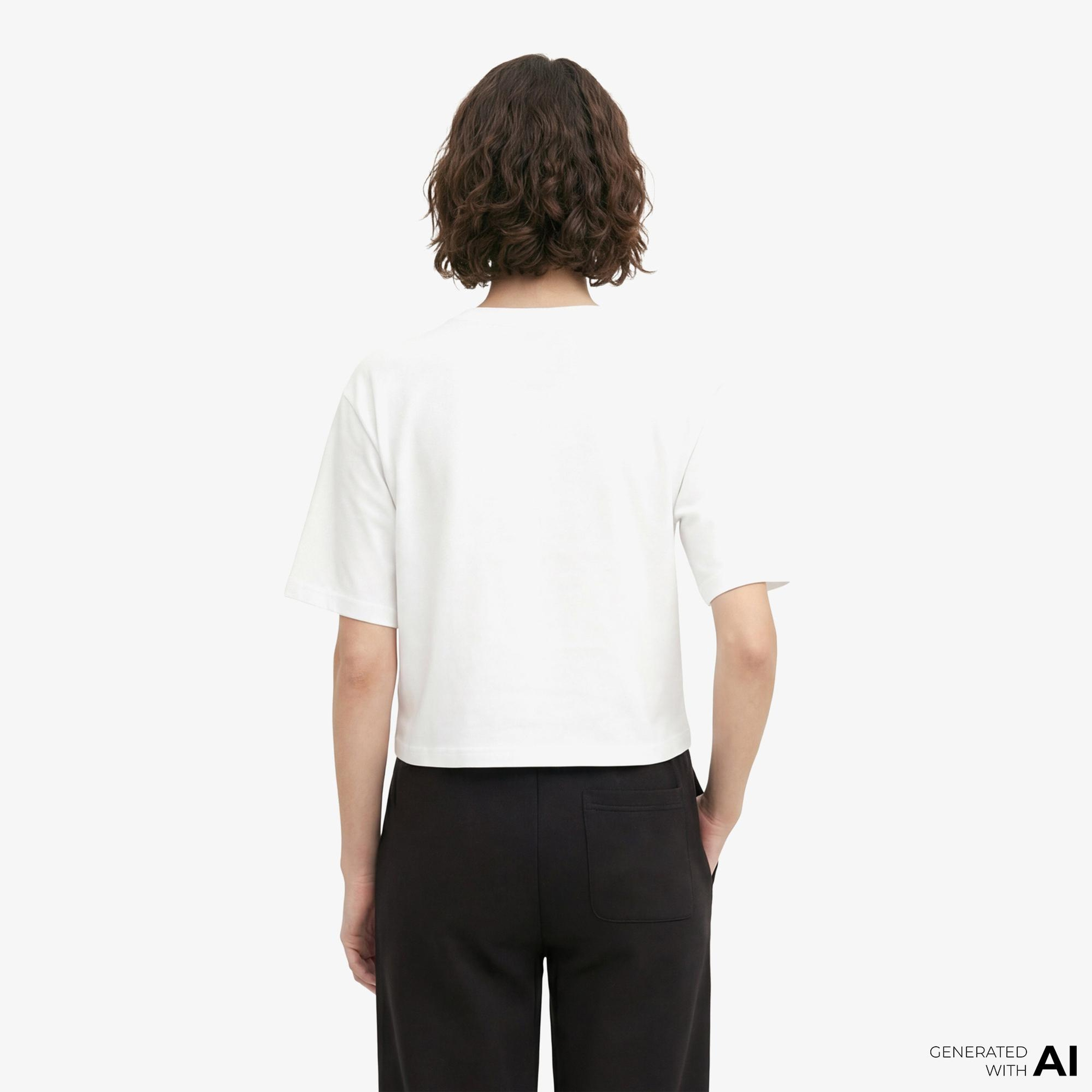 Puma Essential No. 1 Logo  Kadın Beyaz Crop Top