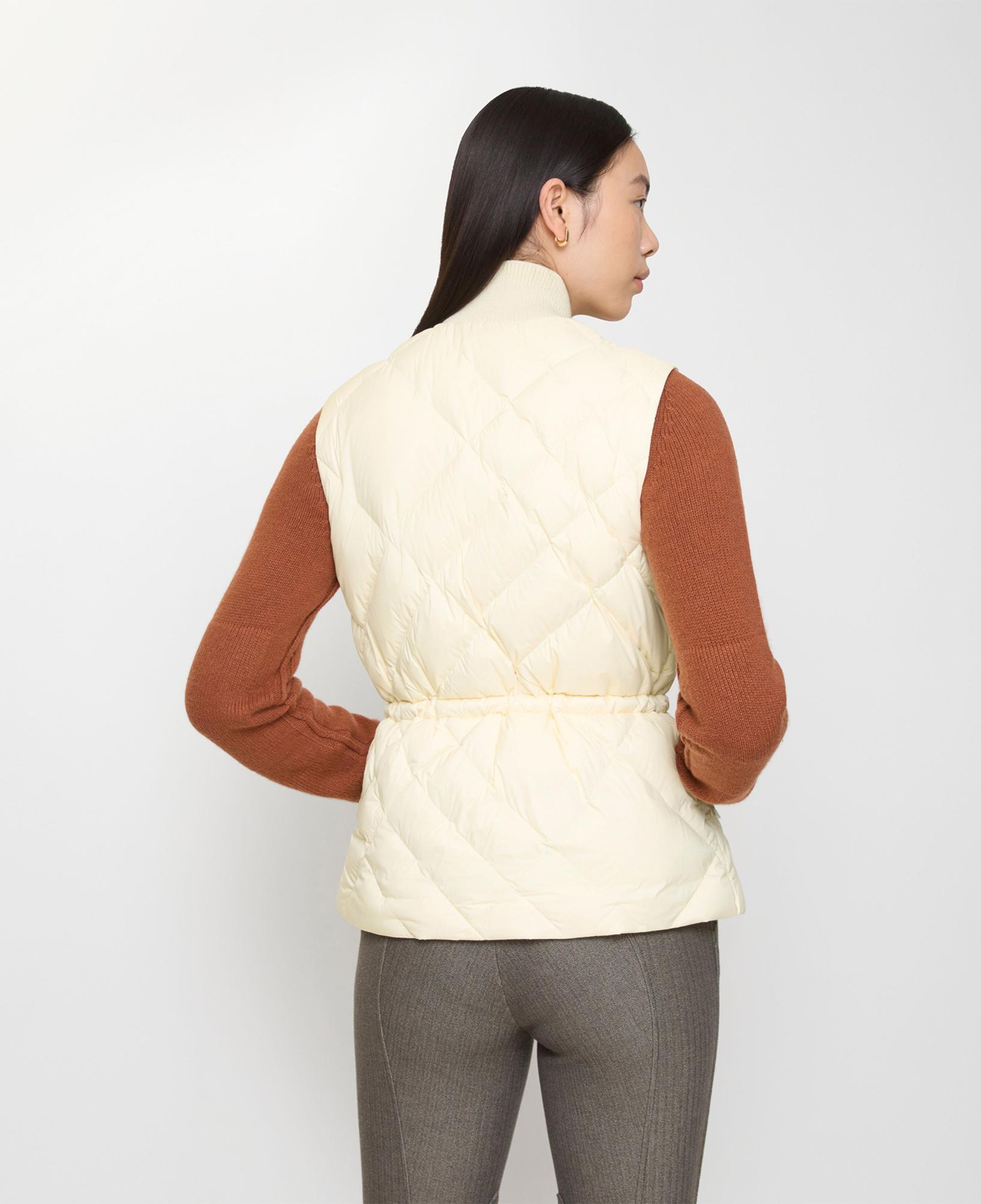 Burberry Check-Stitch Nylon Gilet Kadın Beyaz Yelek