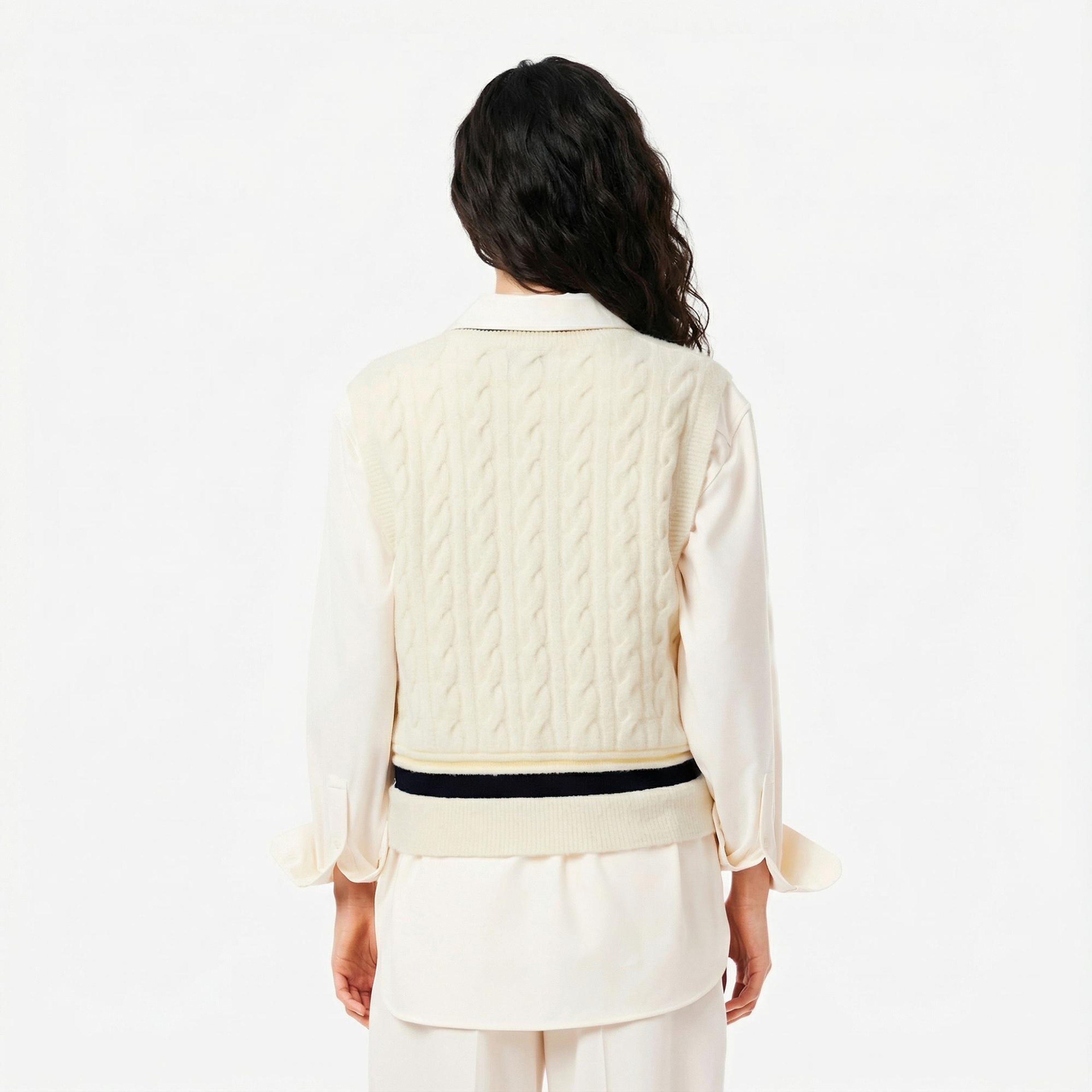 Lacoste Kadın Classic Fit V Yaka Krem Süveter