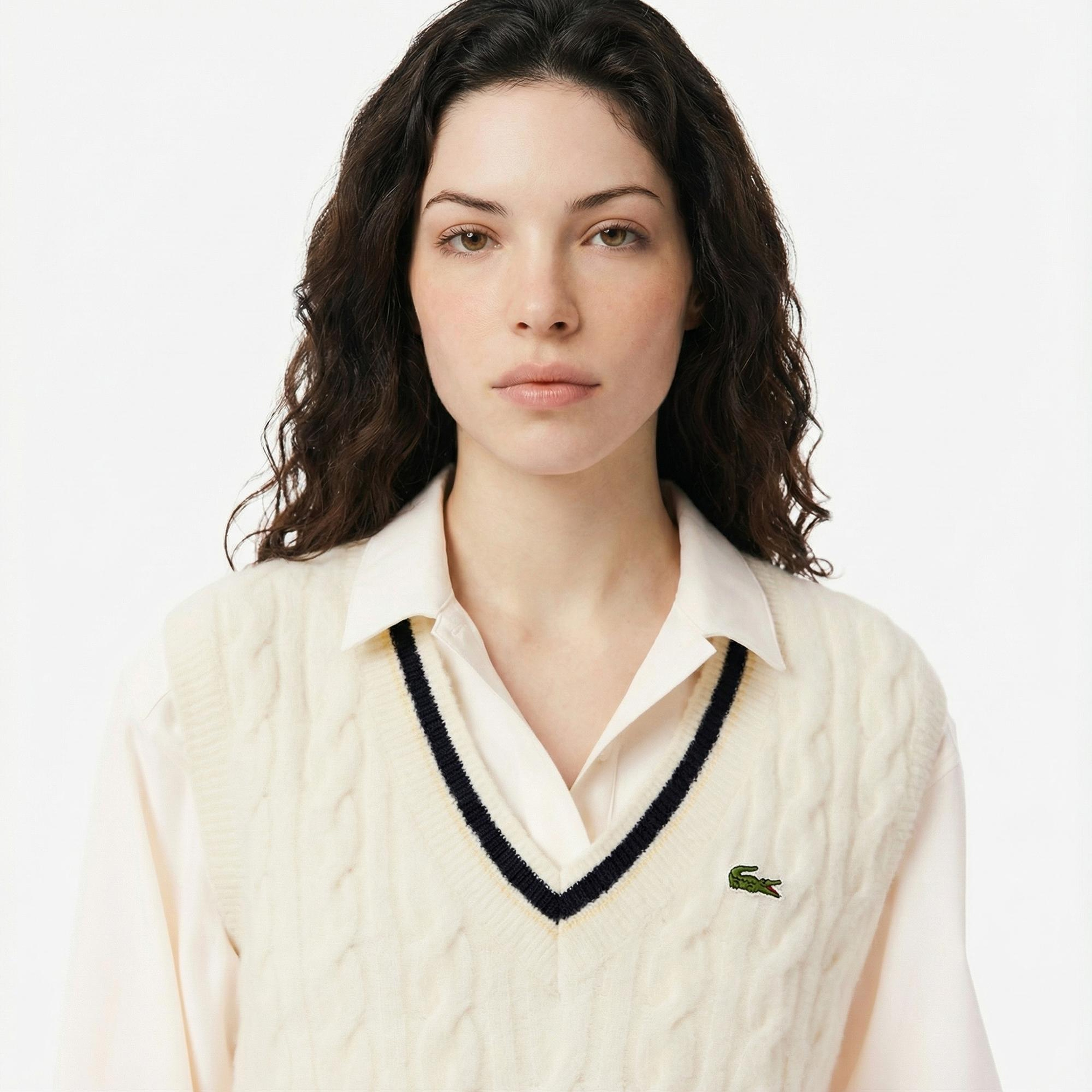 Lacoste Kadın Classic Fit V Yaka Krem Süveter