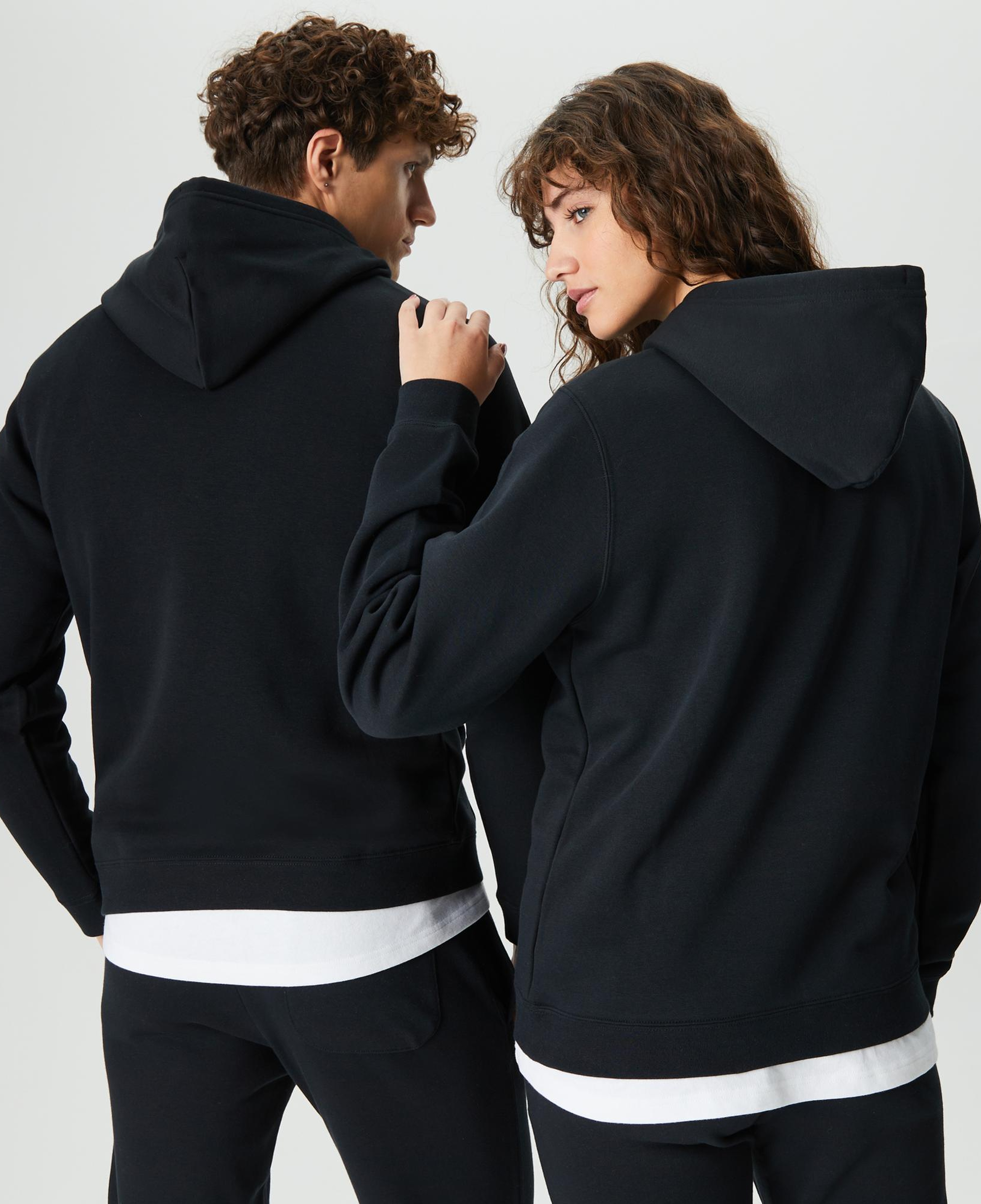 Converse Go-To Embroidered Star Chevron Brushed Back Fleece Unisex Siyah Hoodie