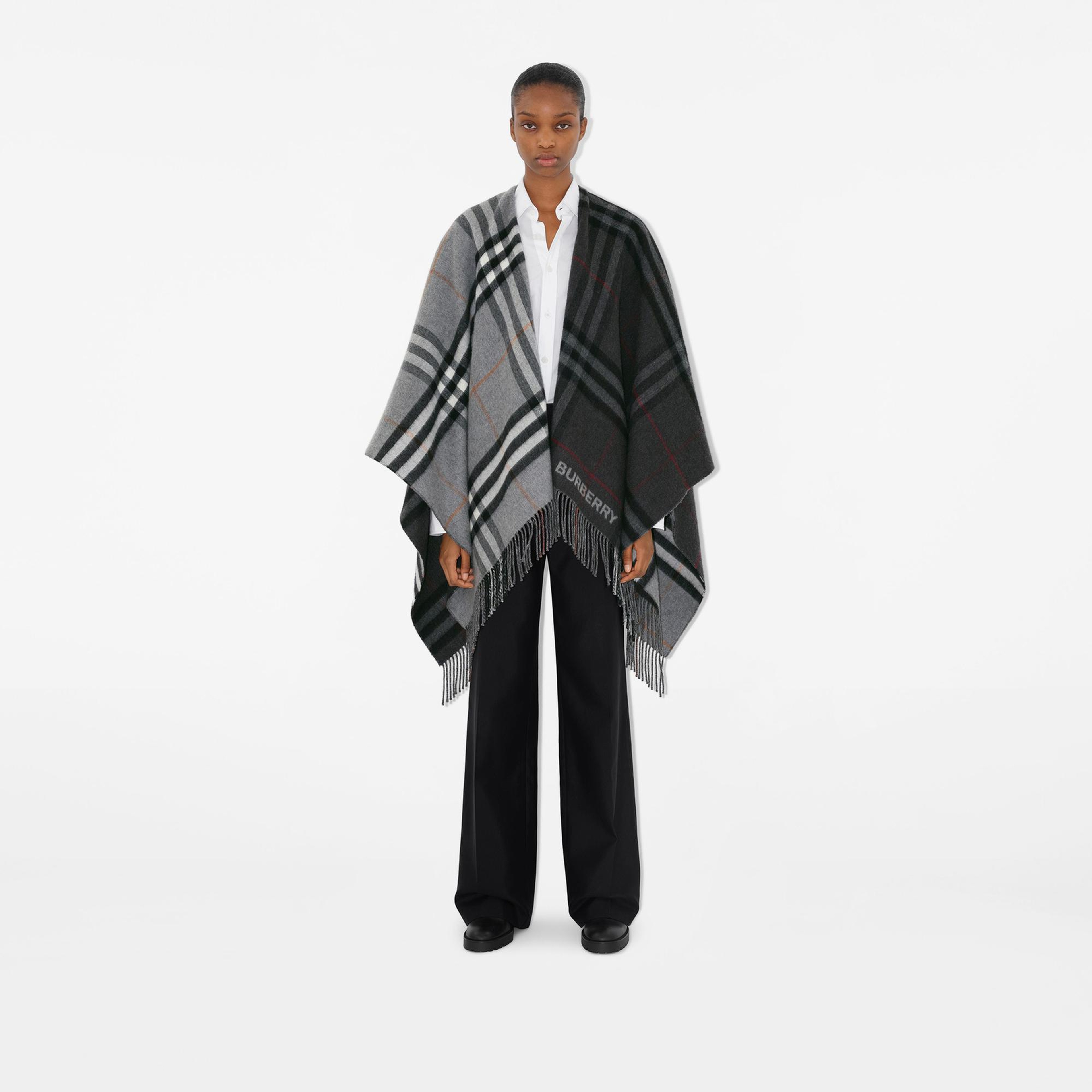 Burberry Contrast Check Yün Kaşmir Jacquard Kadın Gri Panço