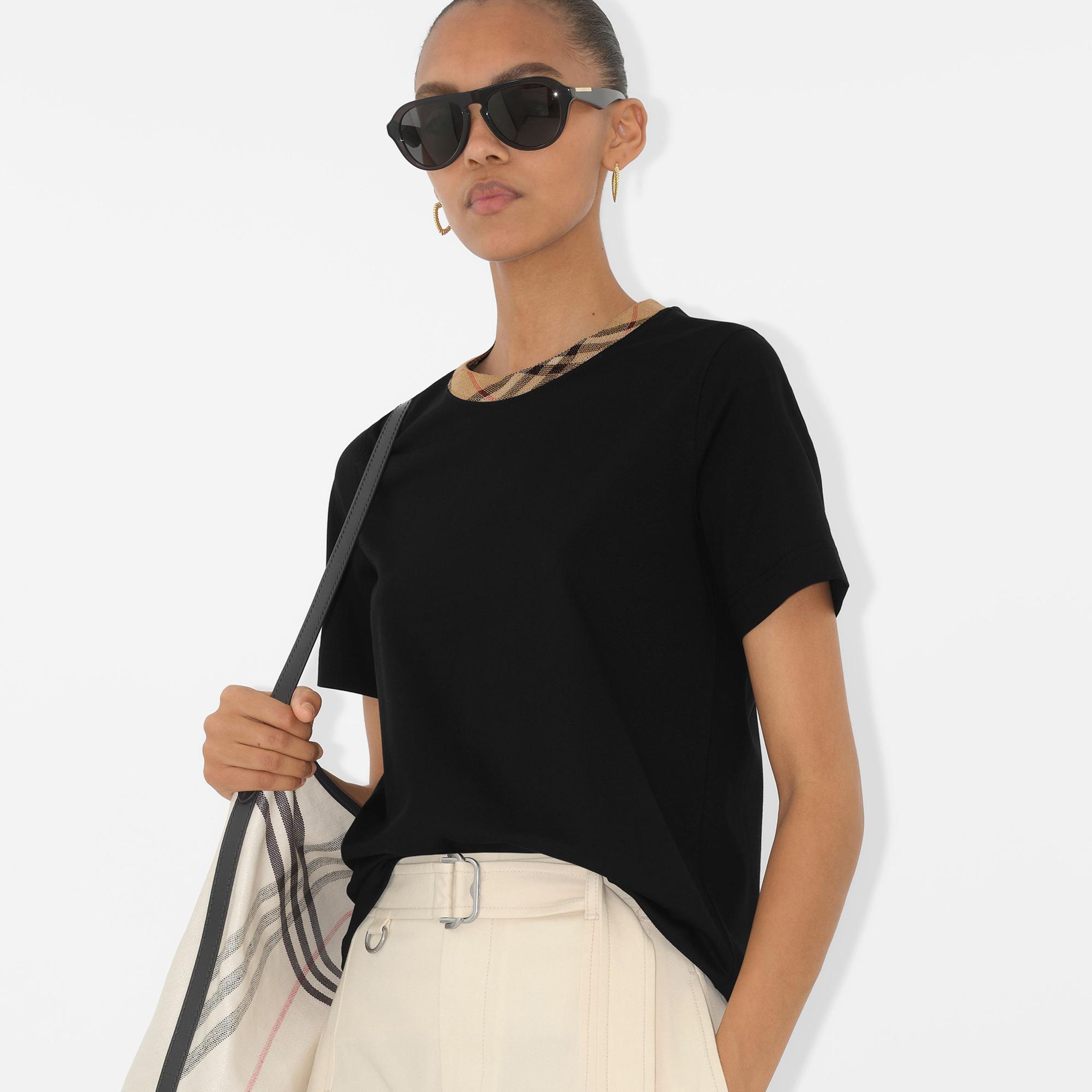 Burberry Kadın Siyah T-Shirt