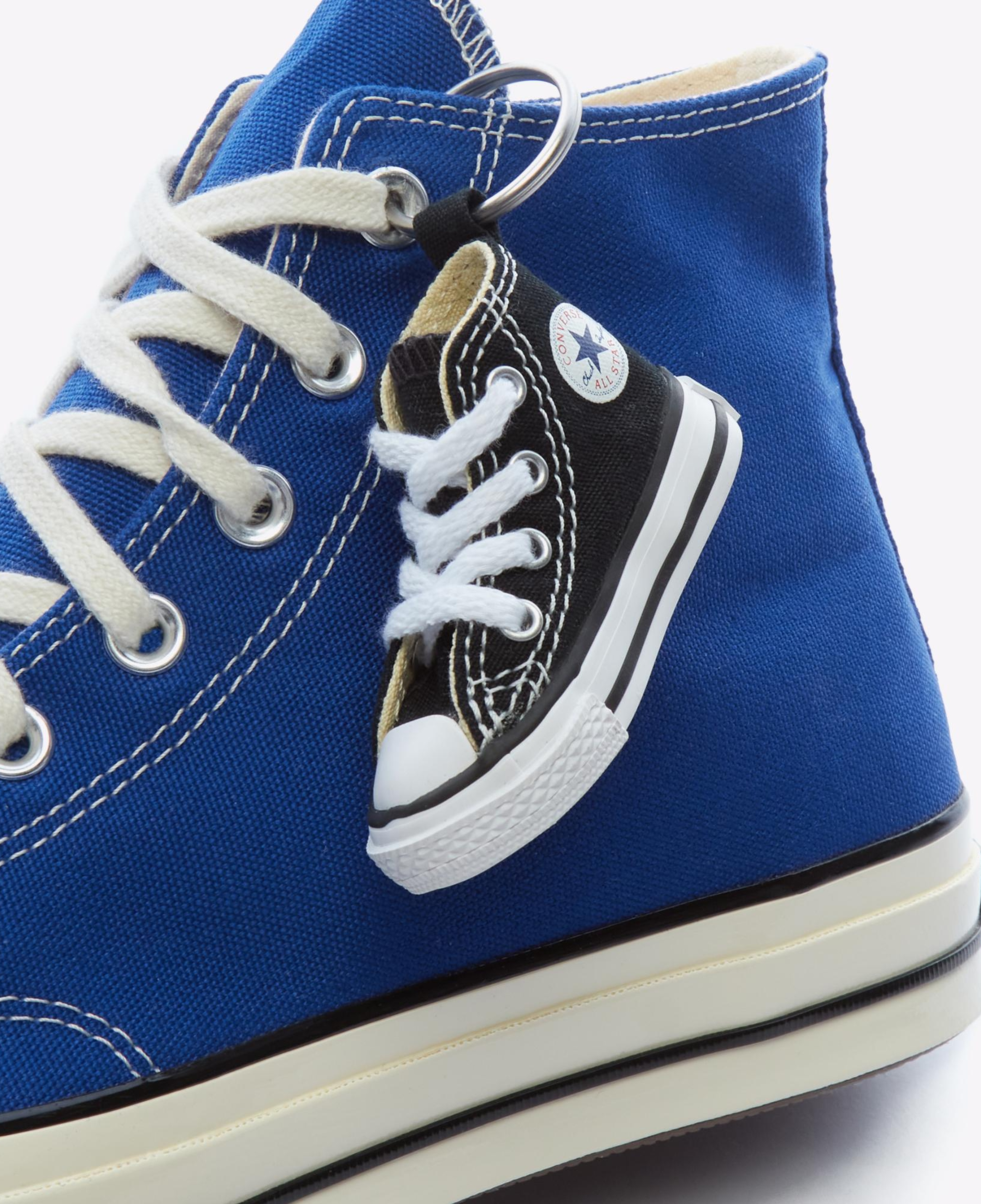 Converse Chuck Taylor Unisex Siyah Anahtarlık