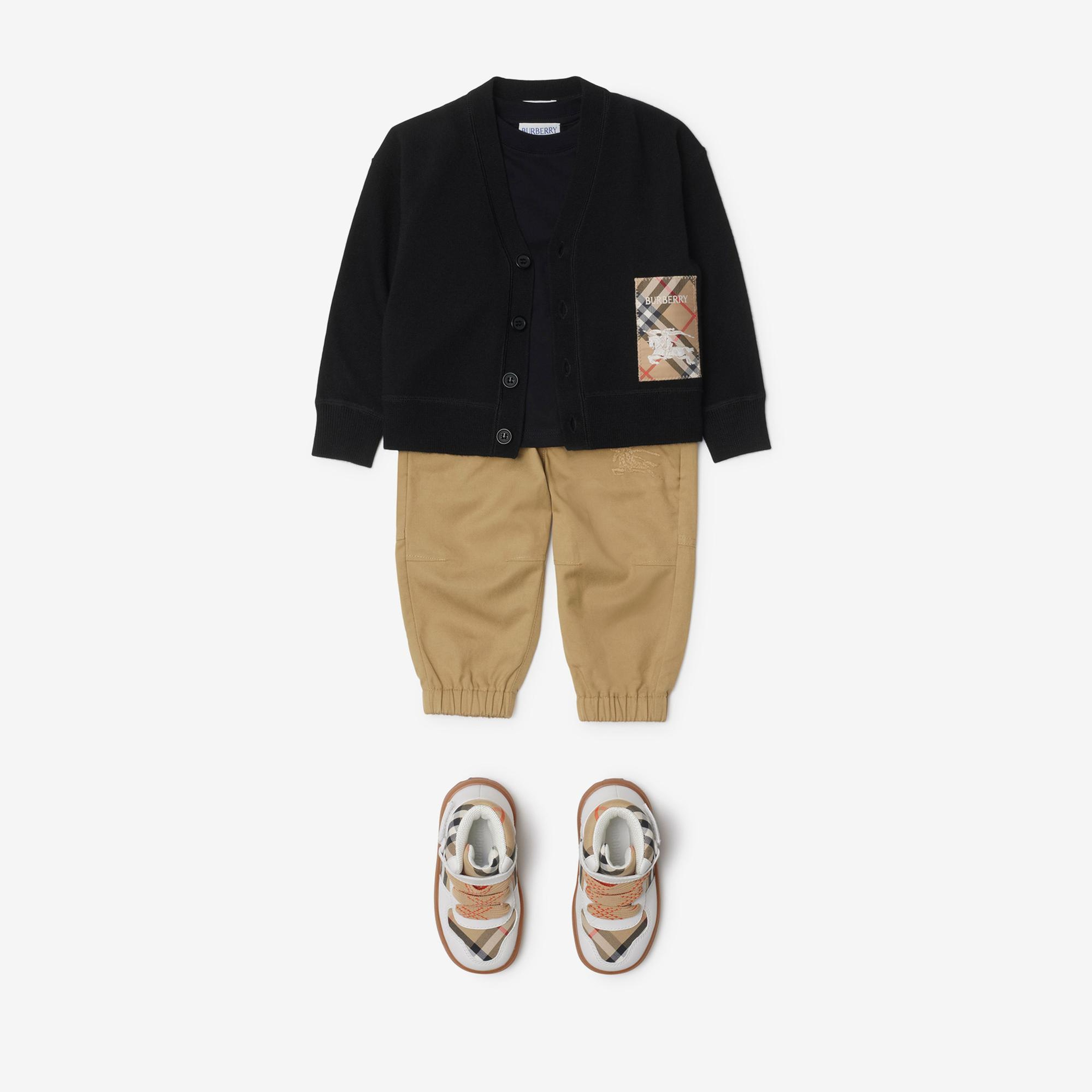 Burberry Romie Label Wool Cardigan Çocuk Siyah Hırka