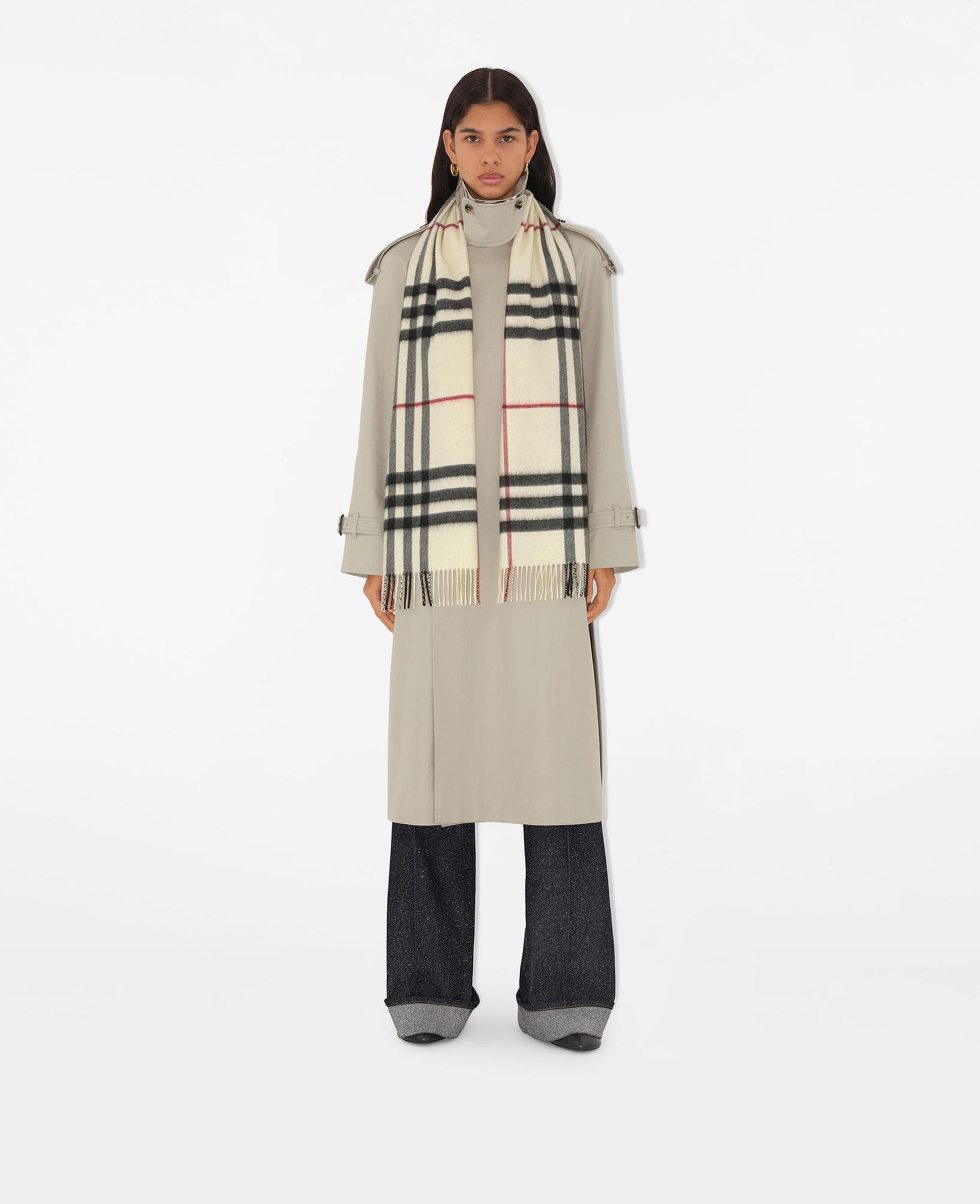 Burberry Giant Cashmere Kadın Krem Atkı