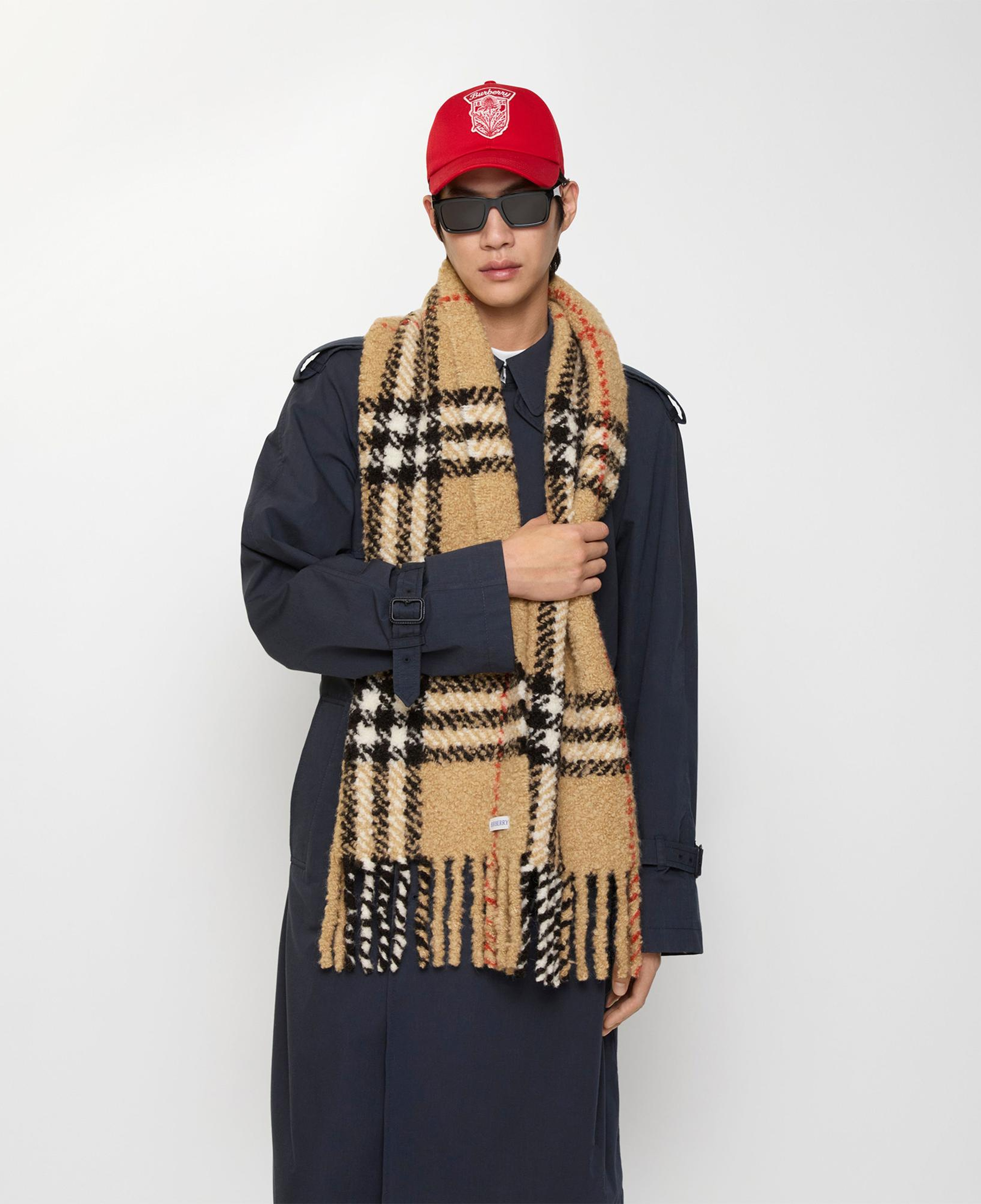 Burberry Check Boucle Kadın Bej Atkı