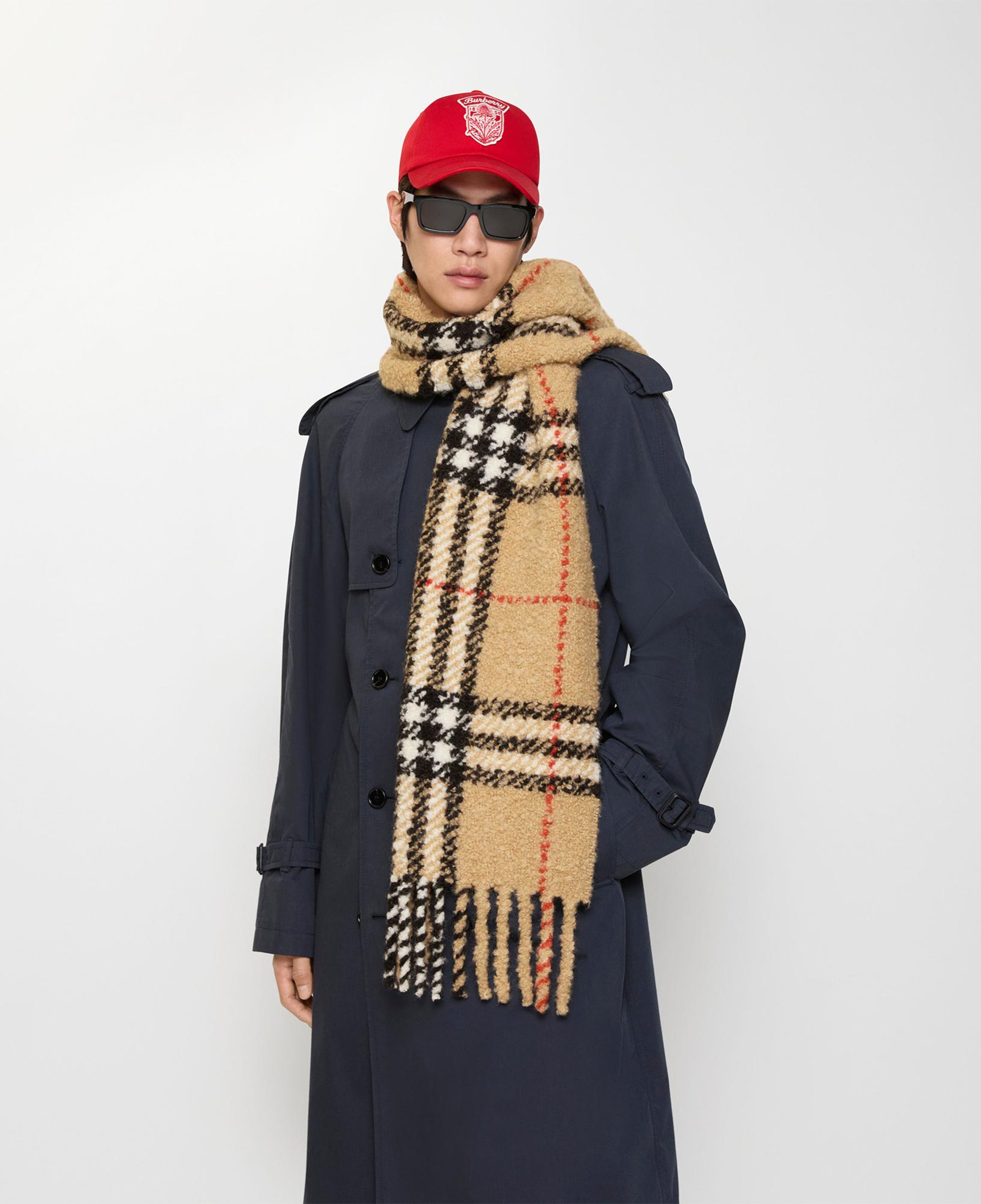 Burberry Check Boucle Kadın Bej Atkı