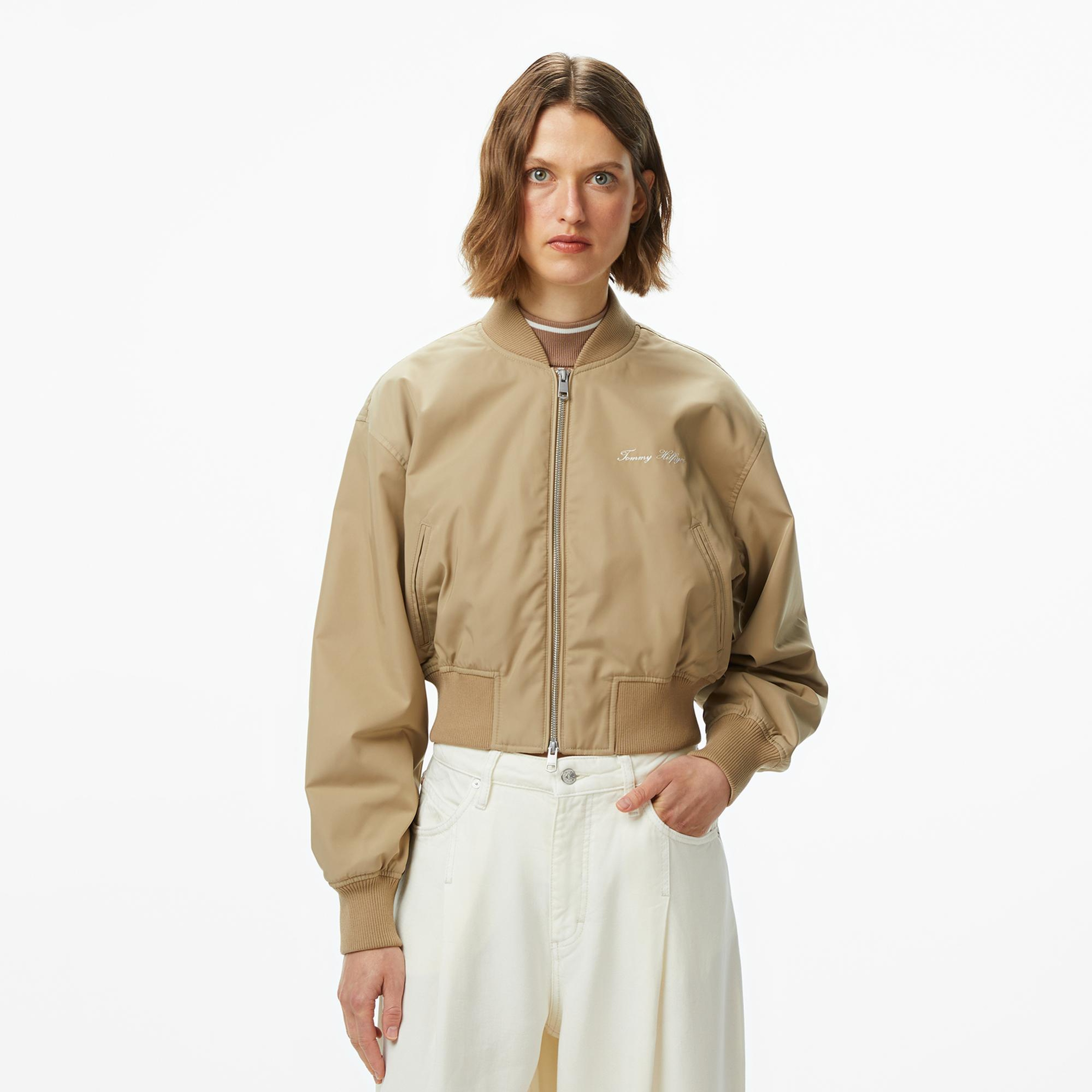 Tommy Hilfiger Nylon Regular Cropped Kadın Bomber Bej Ceket