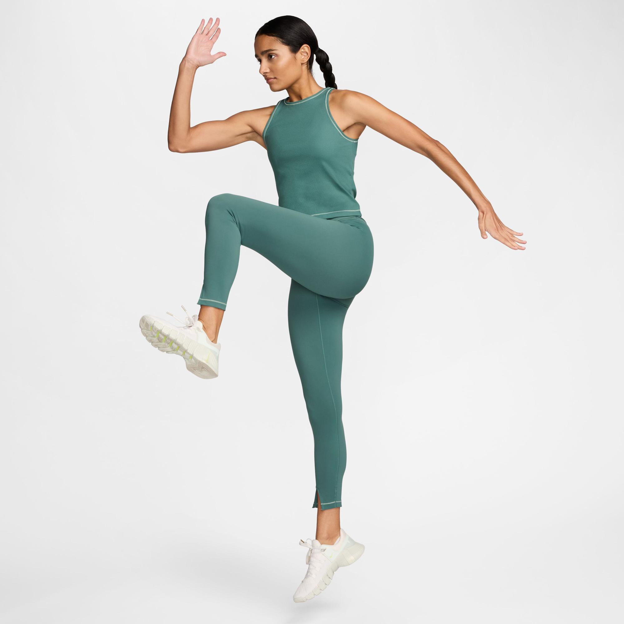 Nike One Fitted Kadın Yeşil Kolsuz T-Shirt