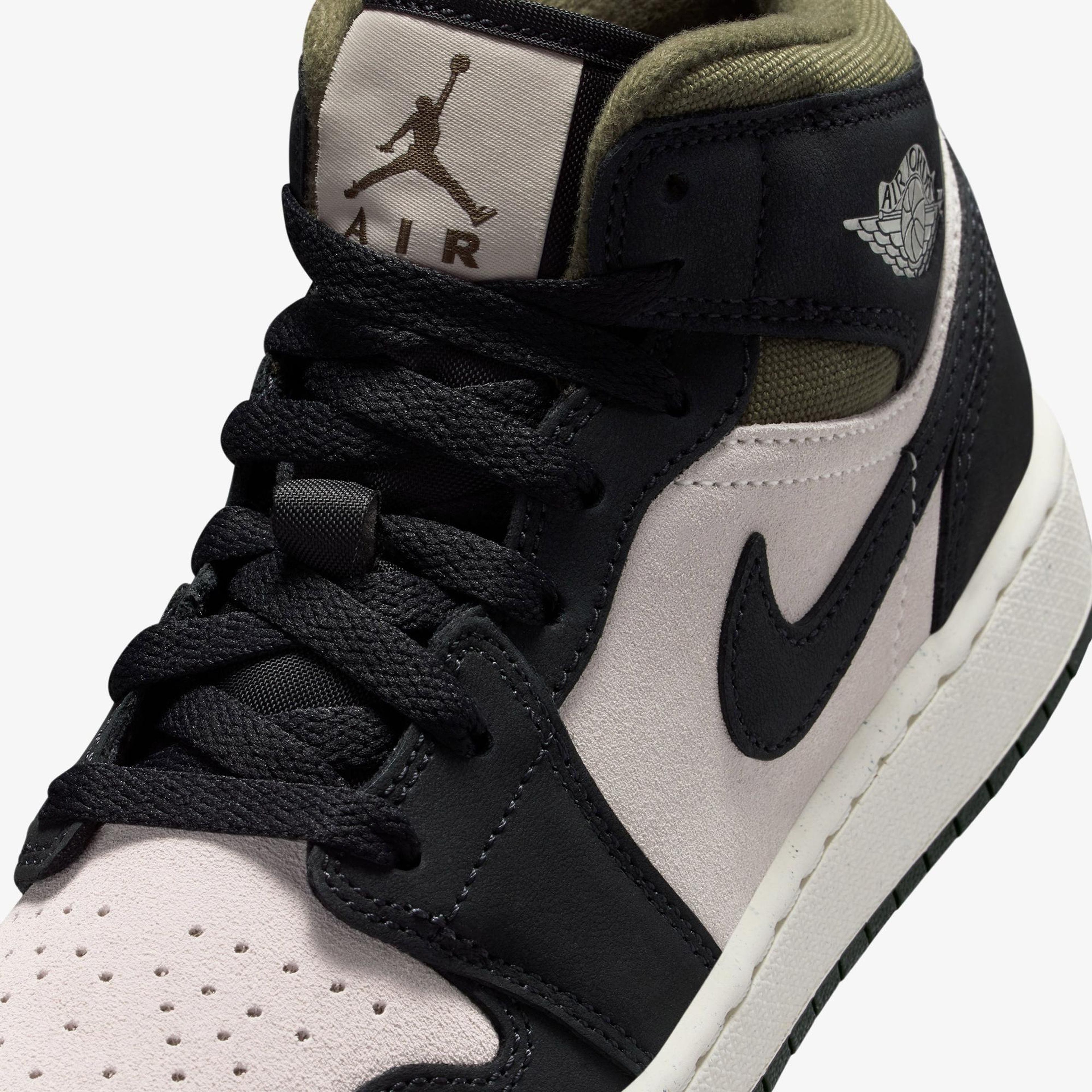 Jordan Air 1 Mid SE Siyah Spor Ayakkabı