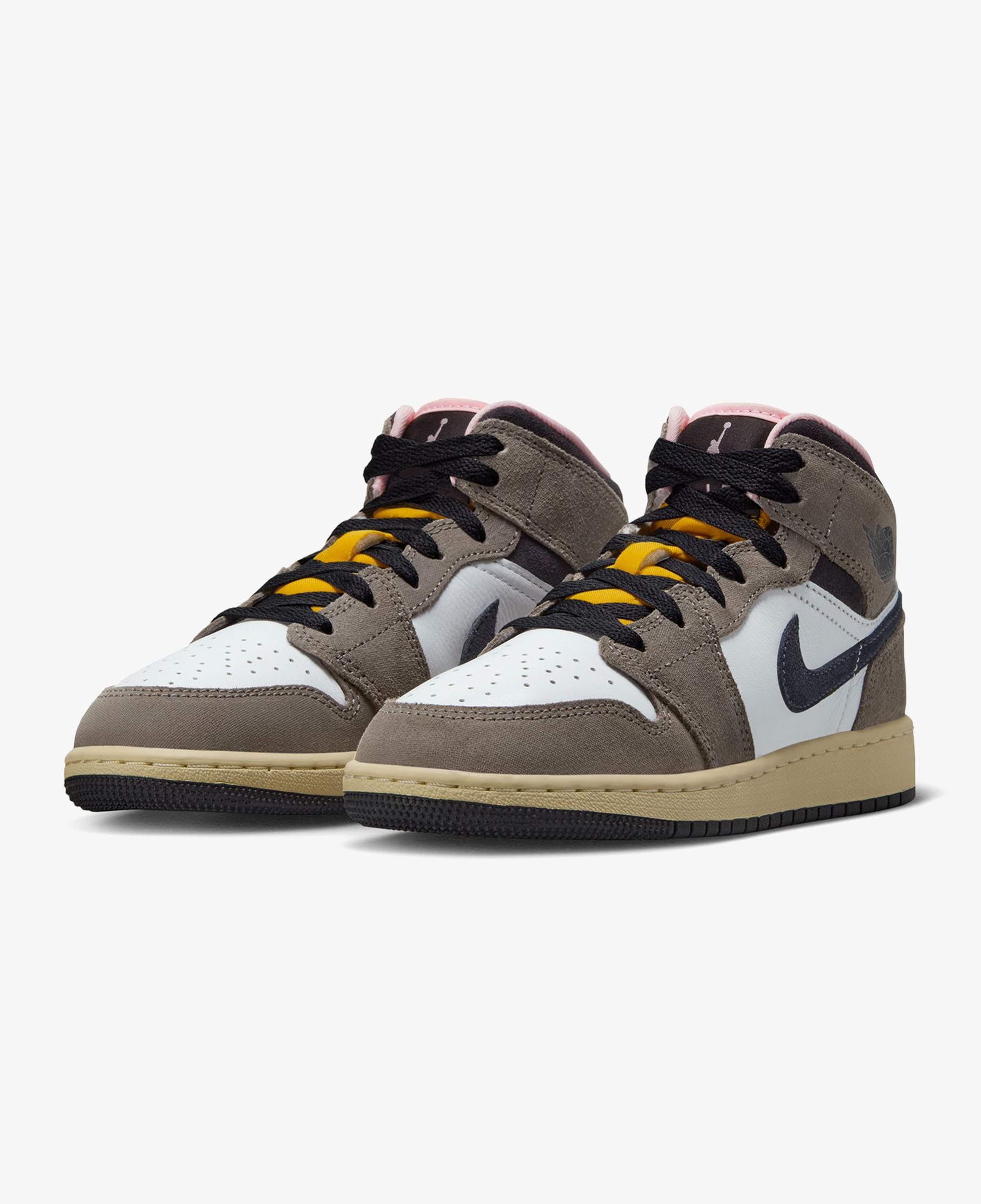 Jordan Air 1 Mid SE Beyaz Spor Ayakkabı
