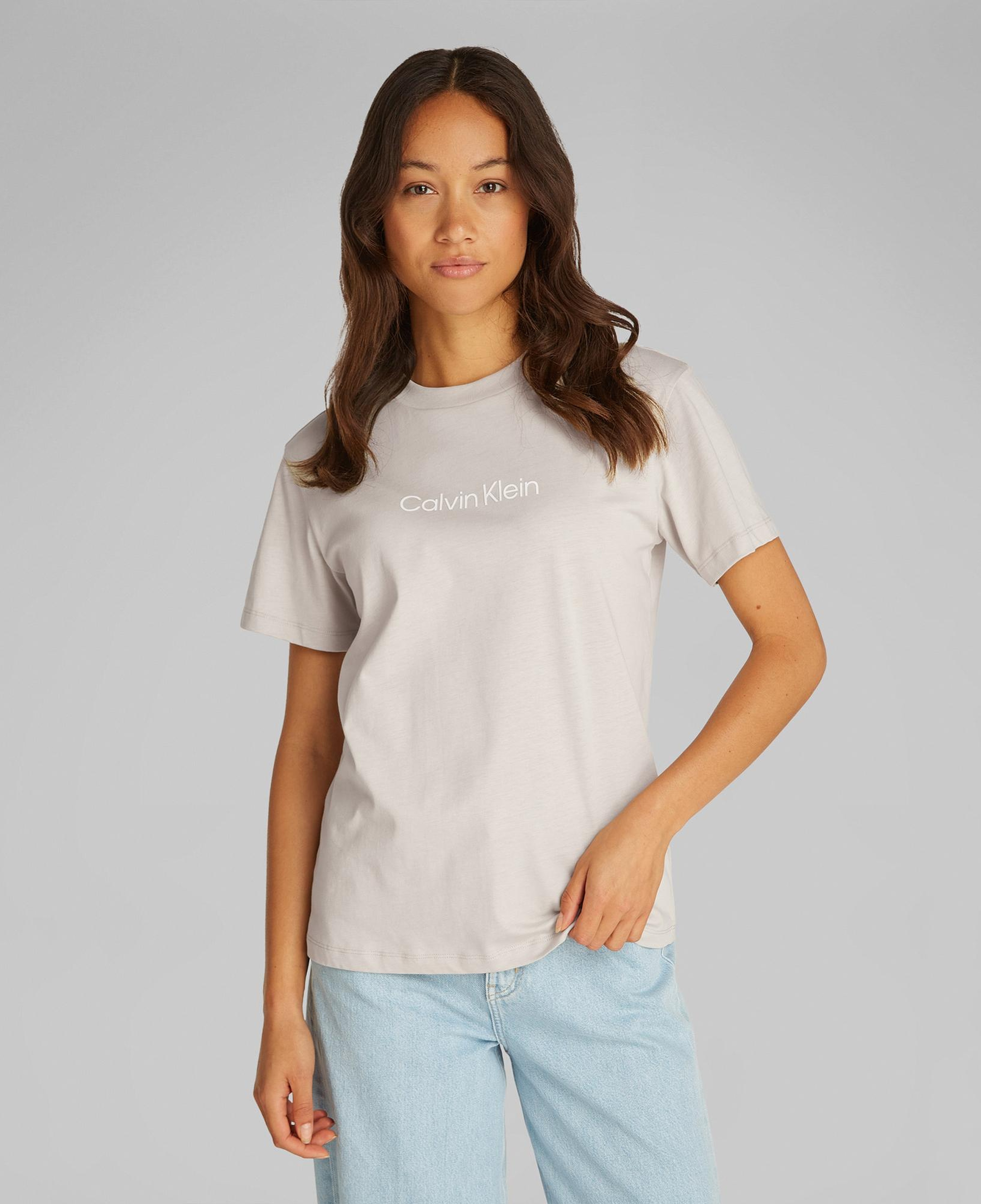 Calvin Klein Hero Logo Regular Kadın Bej T-Shirt