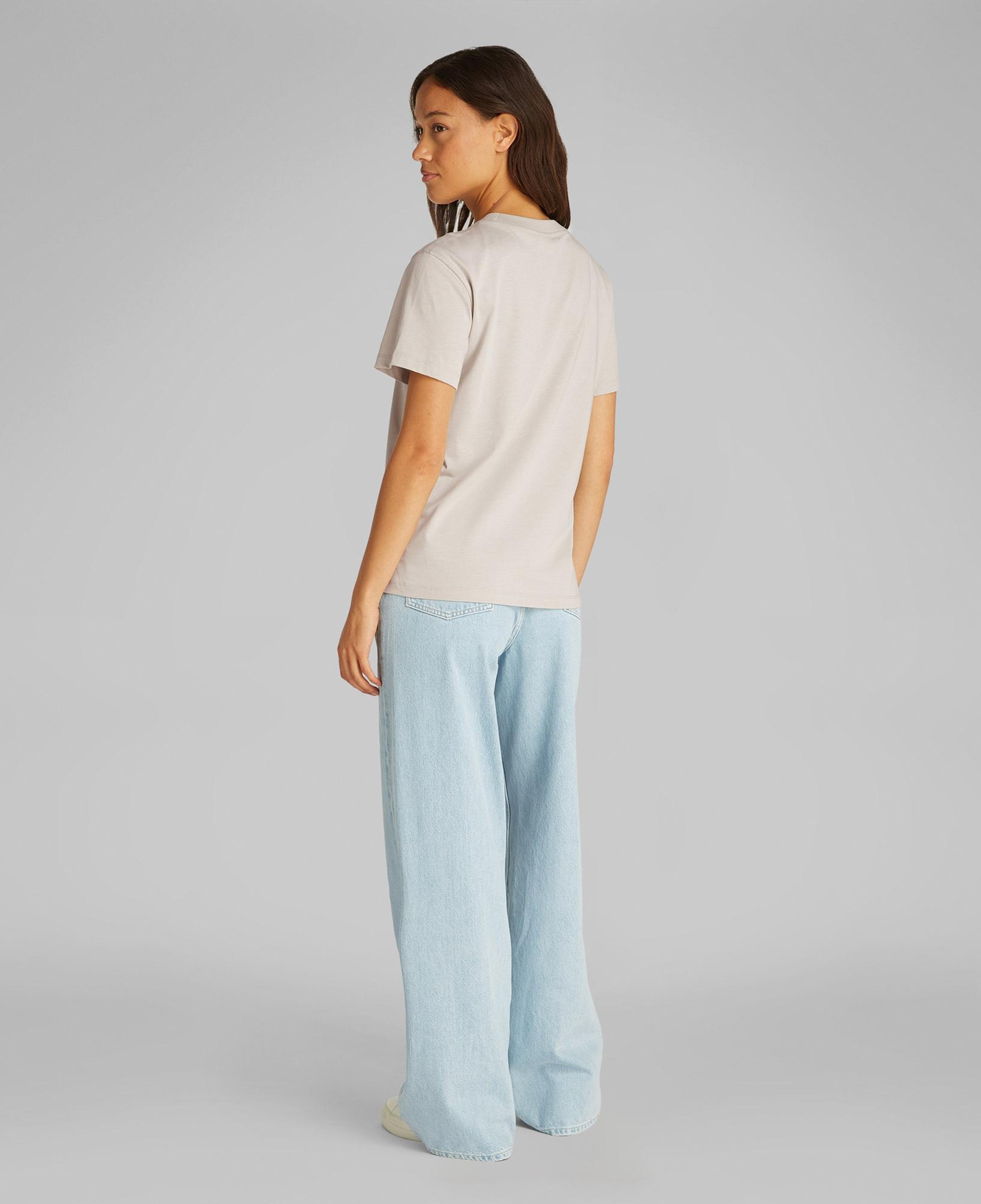 Calvin Klein Hero Logo Regular Kadın Bej T-Shirt
