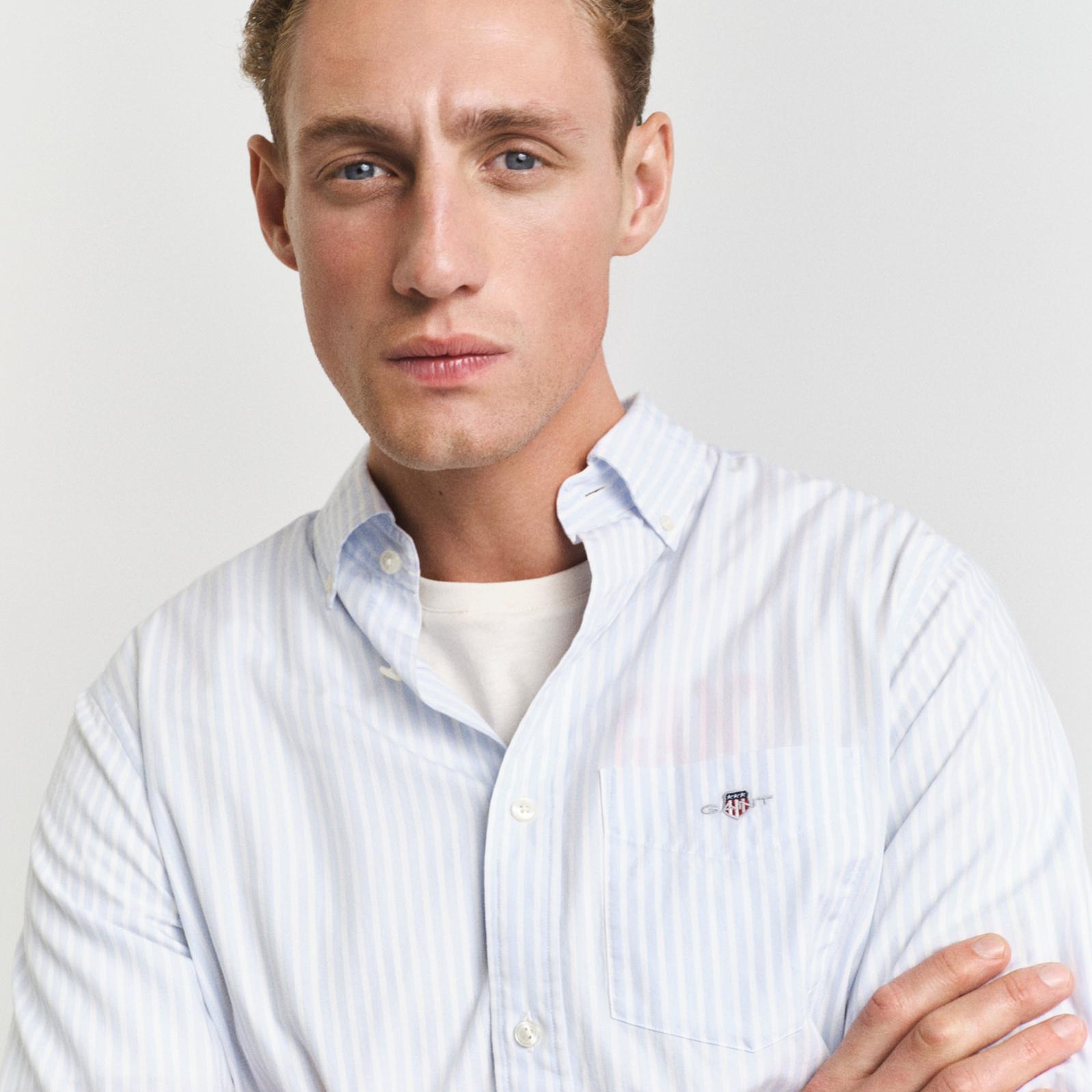 GANT Erkek Mavi Regular Fit Düğmeli Yaka Çizgili Poplin Gömlek