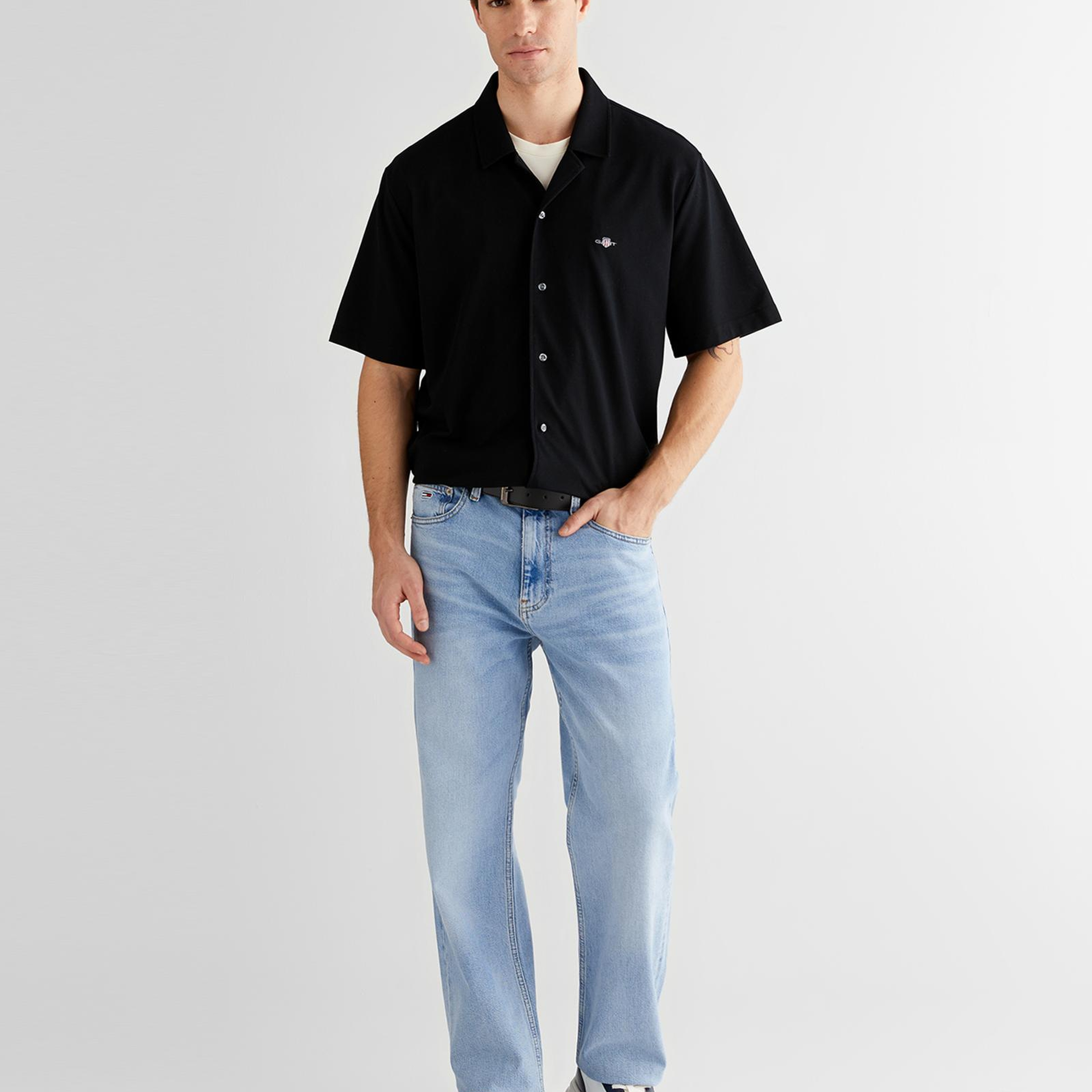 GANT Erkek Siyah Düğmeli Yaka Logolu Gömlek