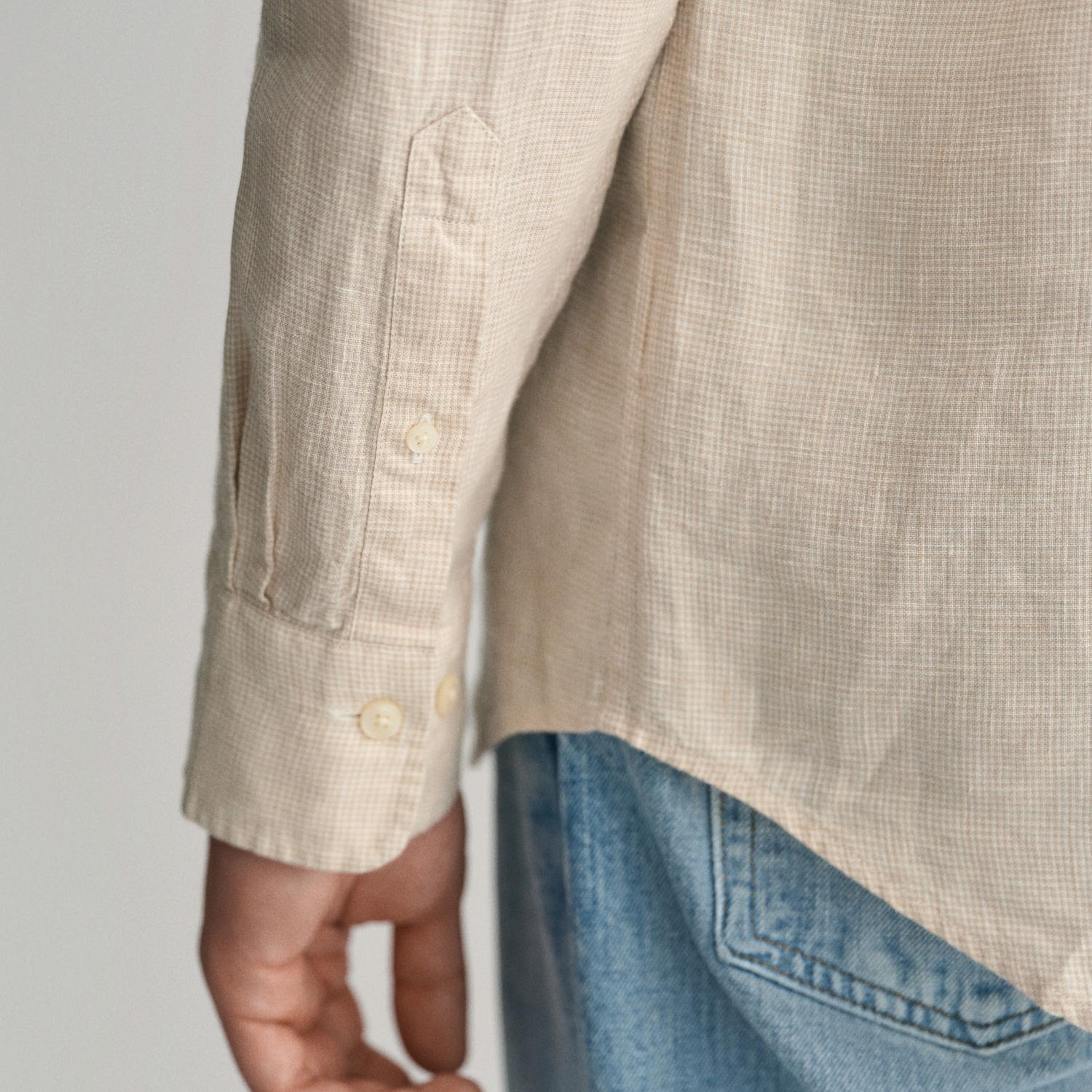 GANT Erkek Bej Regular Fit Düğmeli Yaka Kareli Keten Gömlek