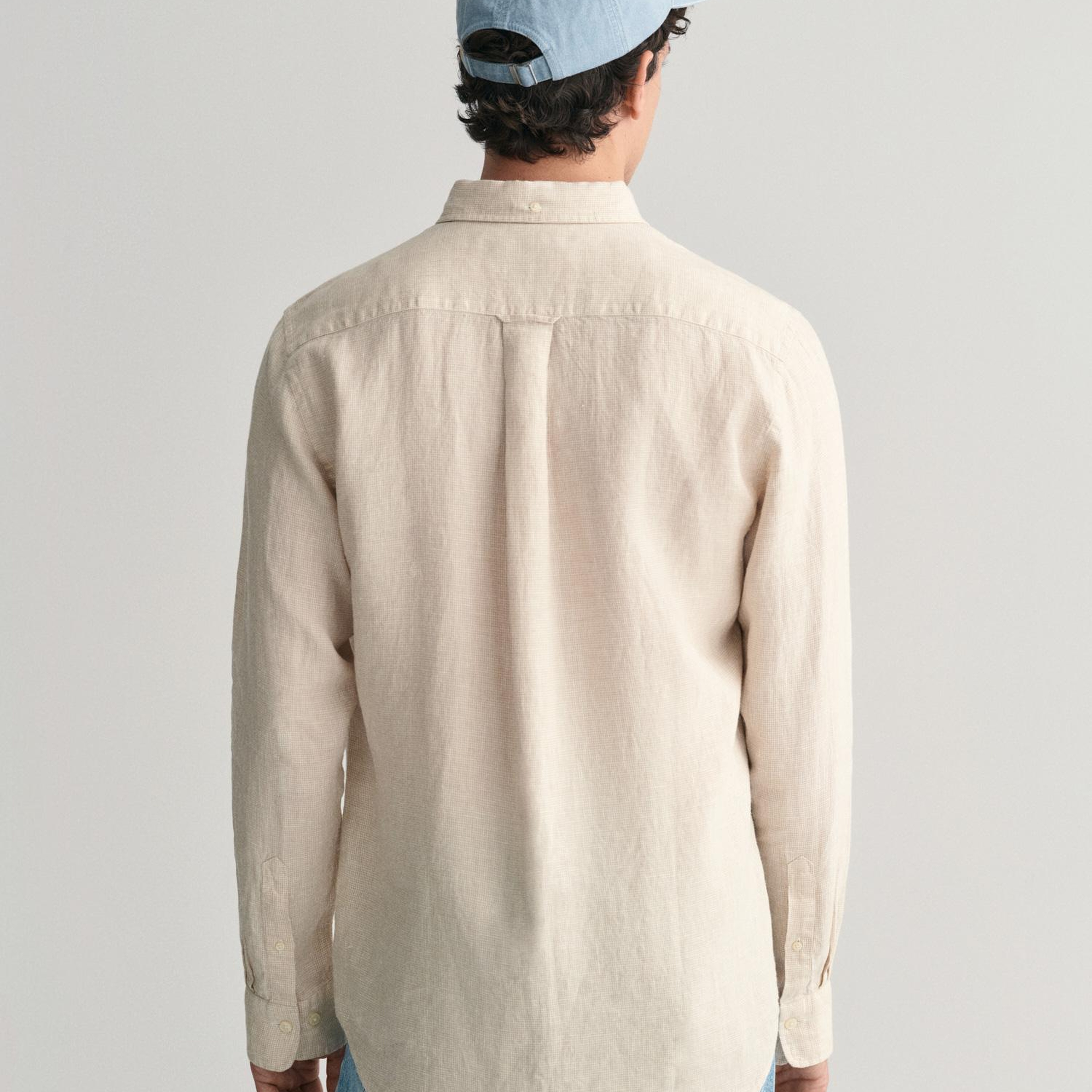 GANT Erkek Bej Regular Fit Düğmeli Yaka Kareli Keten Gömlek