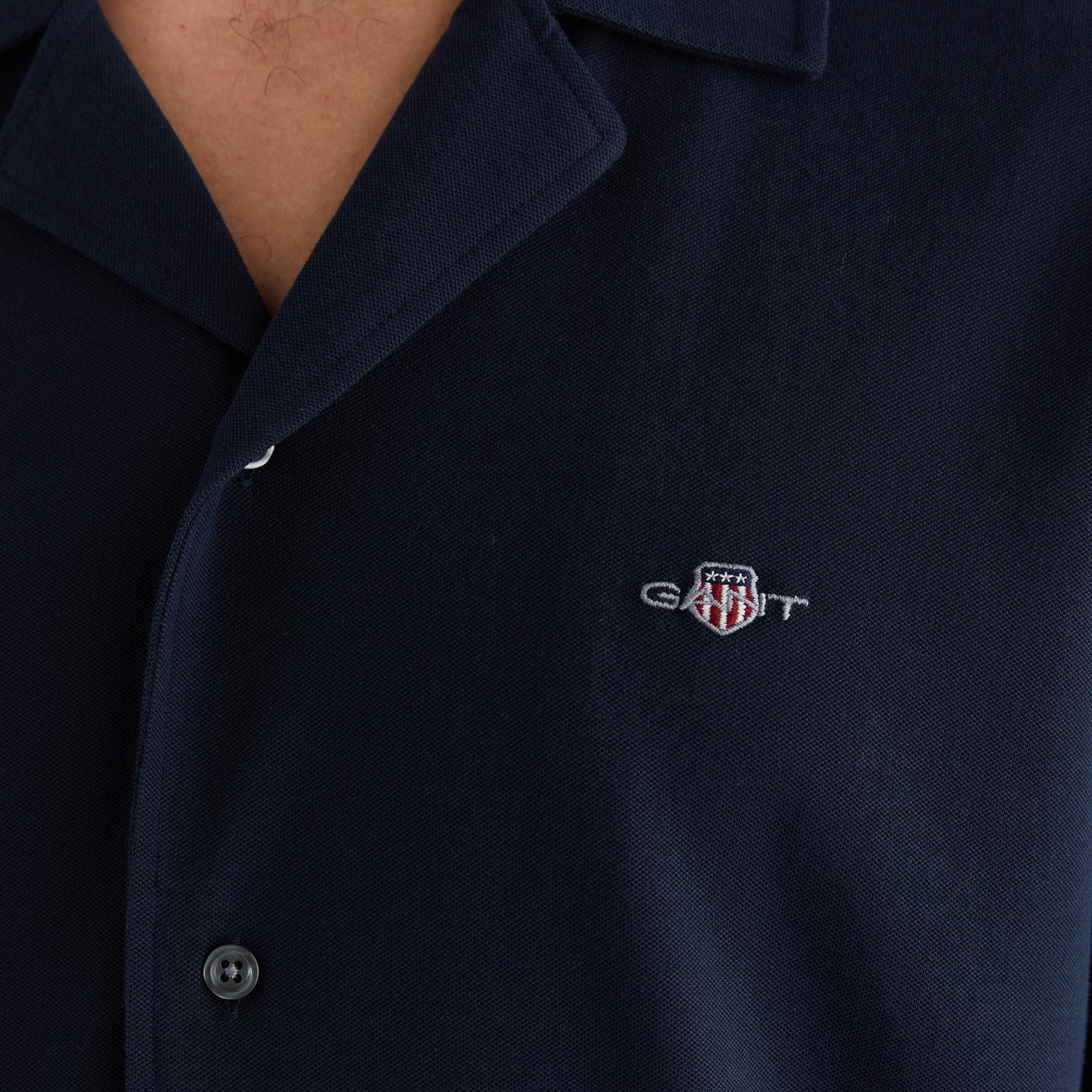 GANT Erkek Lacivert Düğmeli Yaka Logolu Gömlek