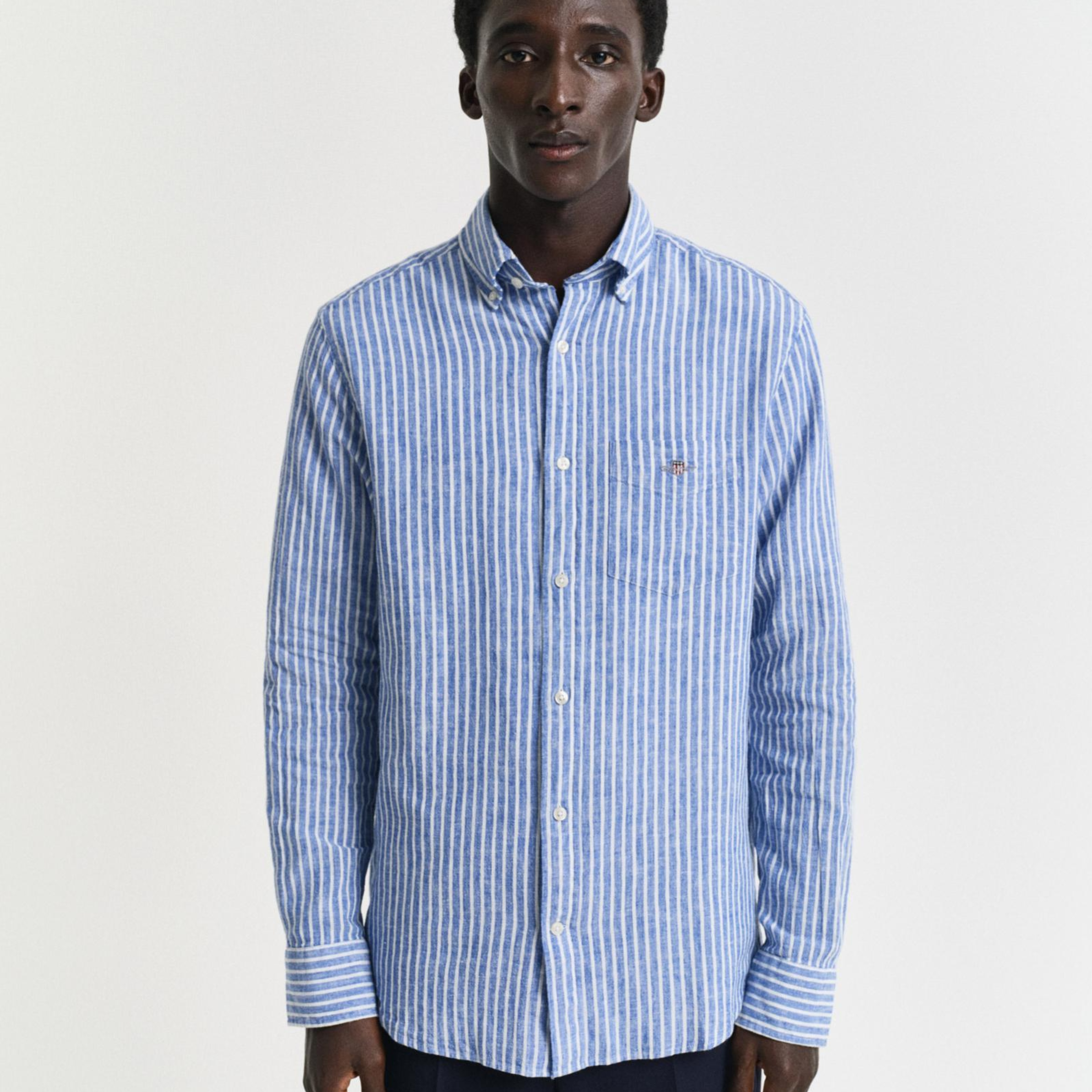 GANT Erkek Lacivert Regular Fit Düğmeli Yaka Çizgili Keten Gömlek