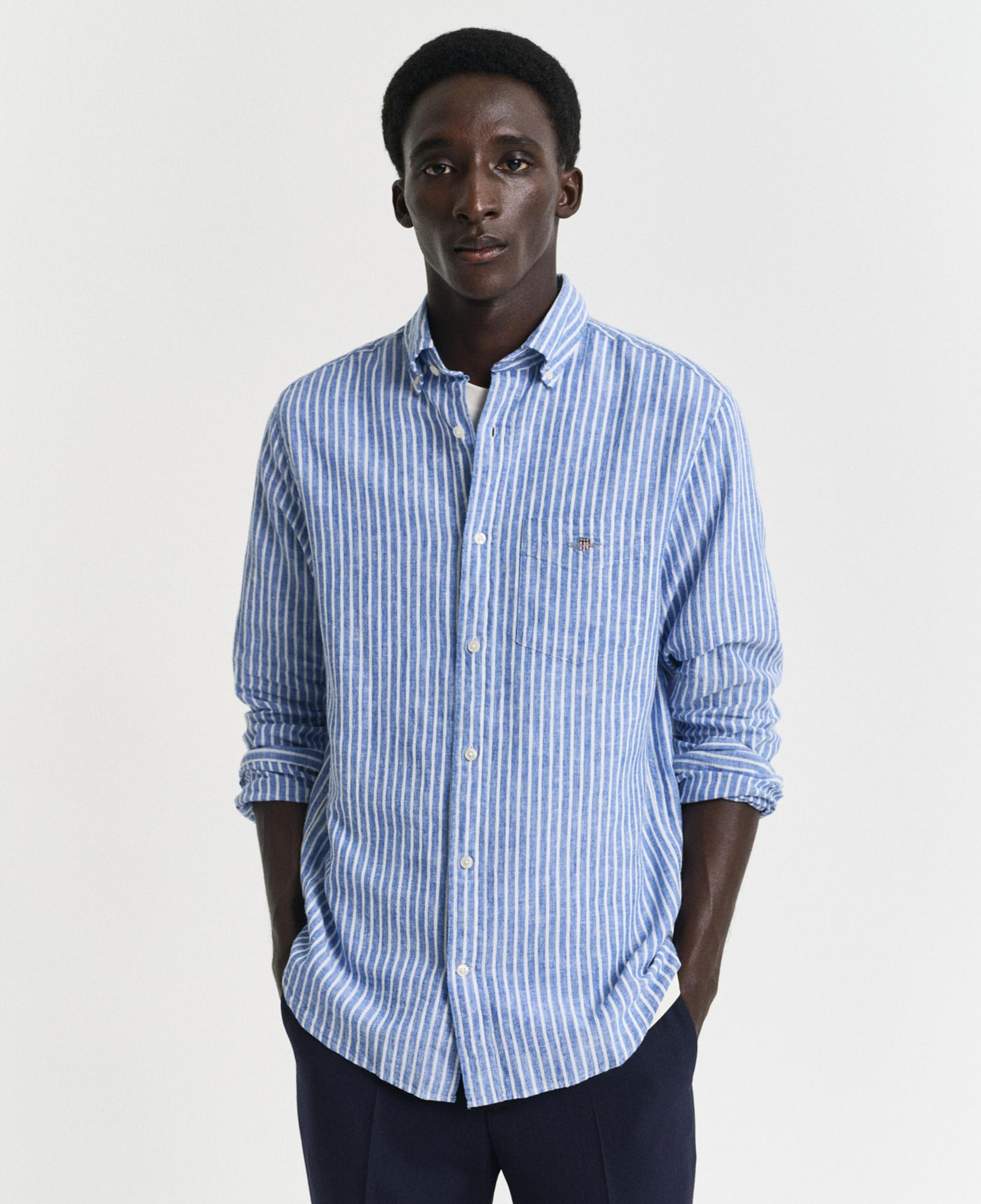 GANT Erkek Lacivert Regular Fit Düğmeli Yaka Çizgili Keten Gömlek