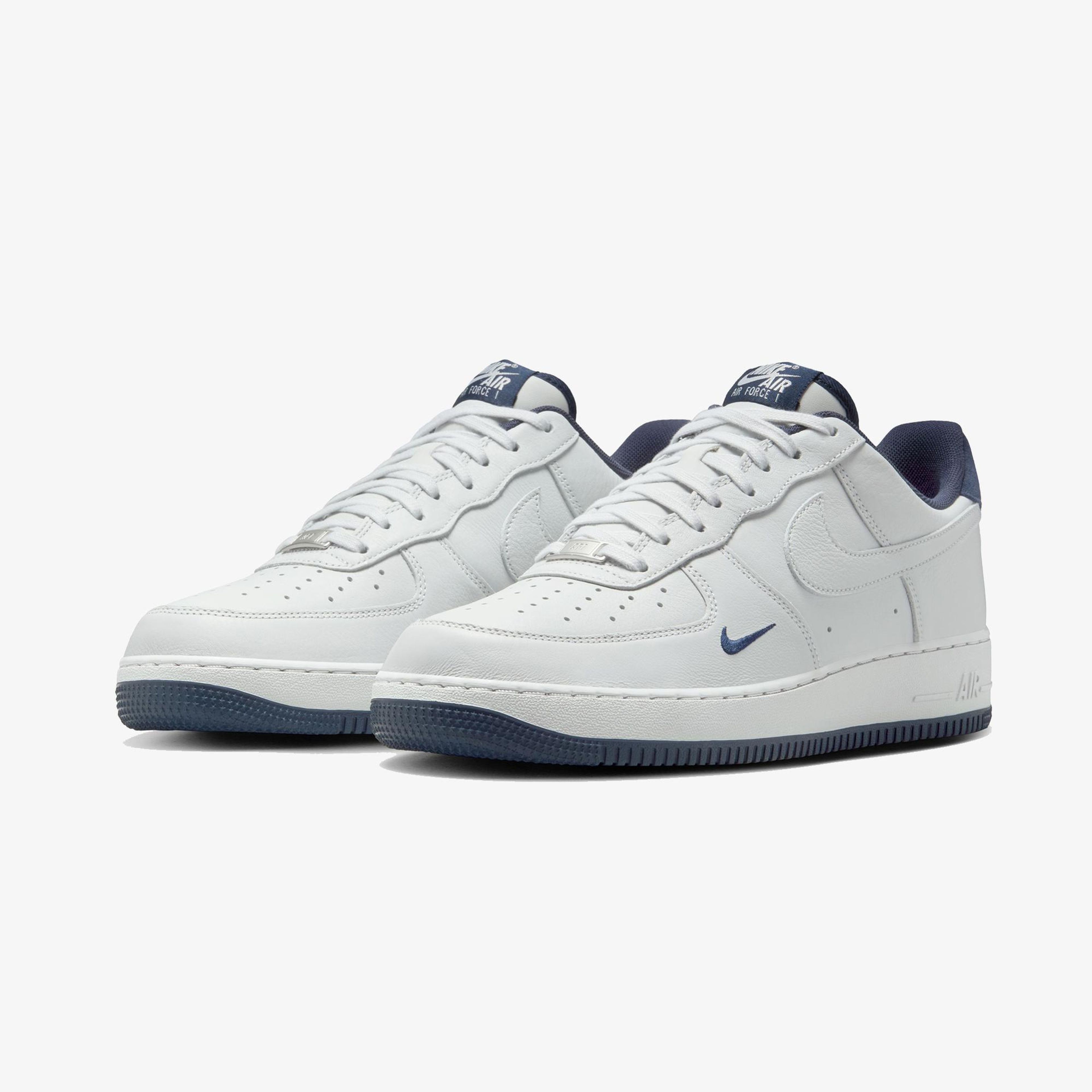 Nike Air Force 1 '07 LV8 Erkek Beyaz Spor Ayakkabı