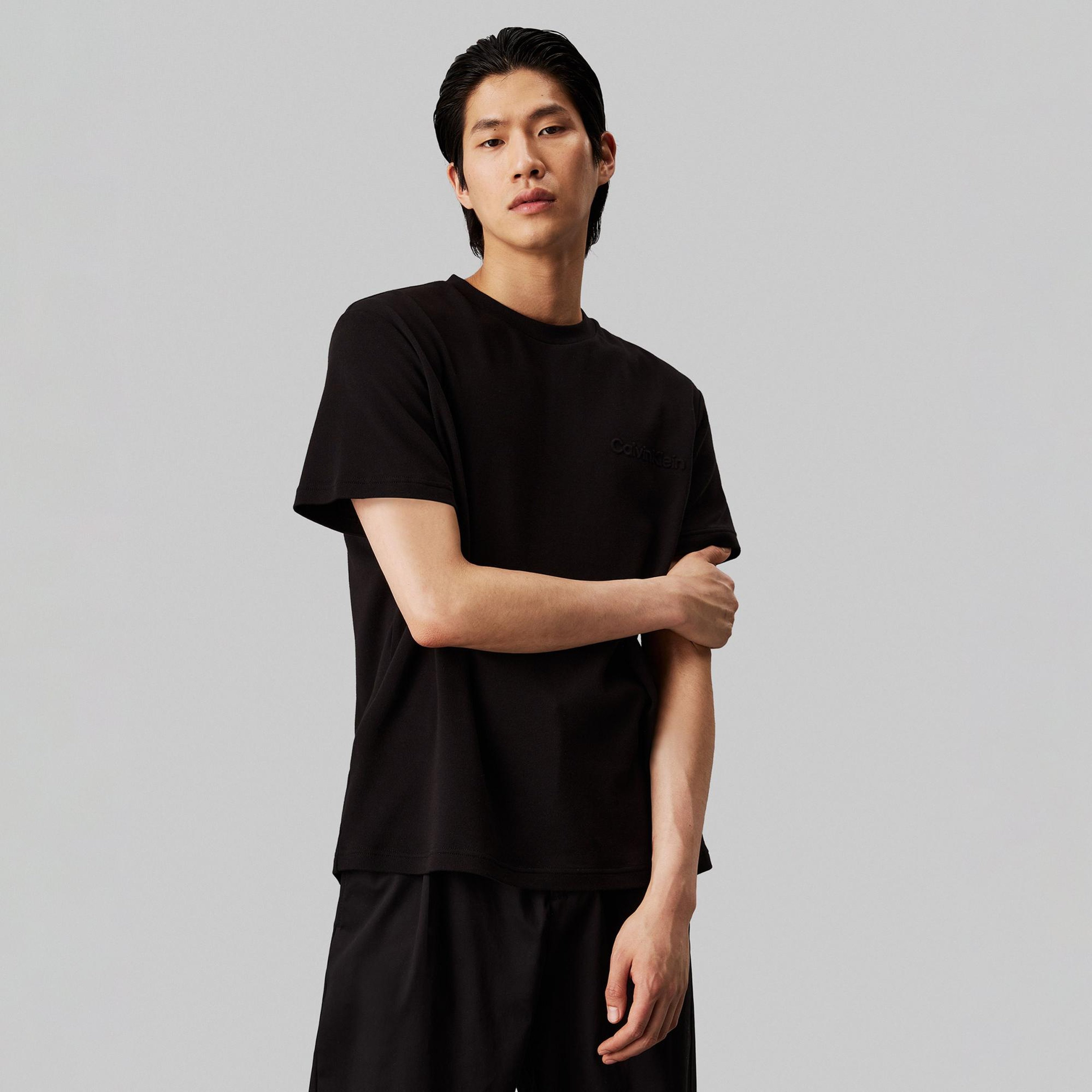 Calvin Klein Embossed Logo Erkek Siyah T-Shirt