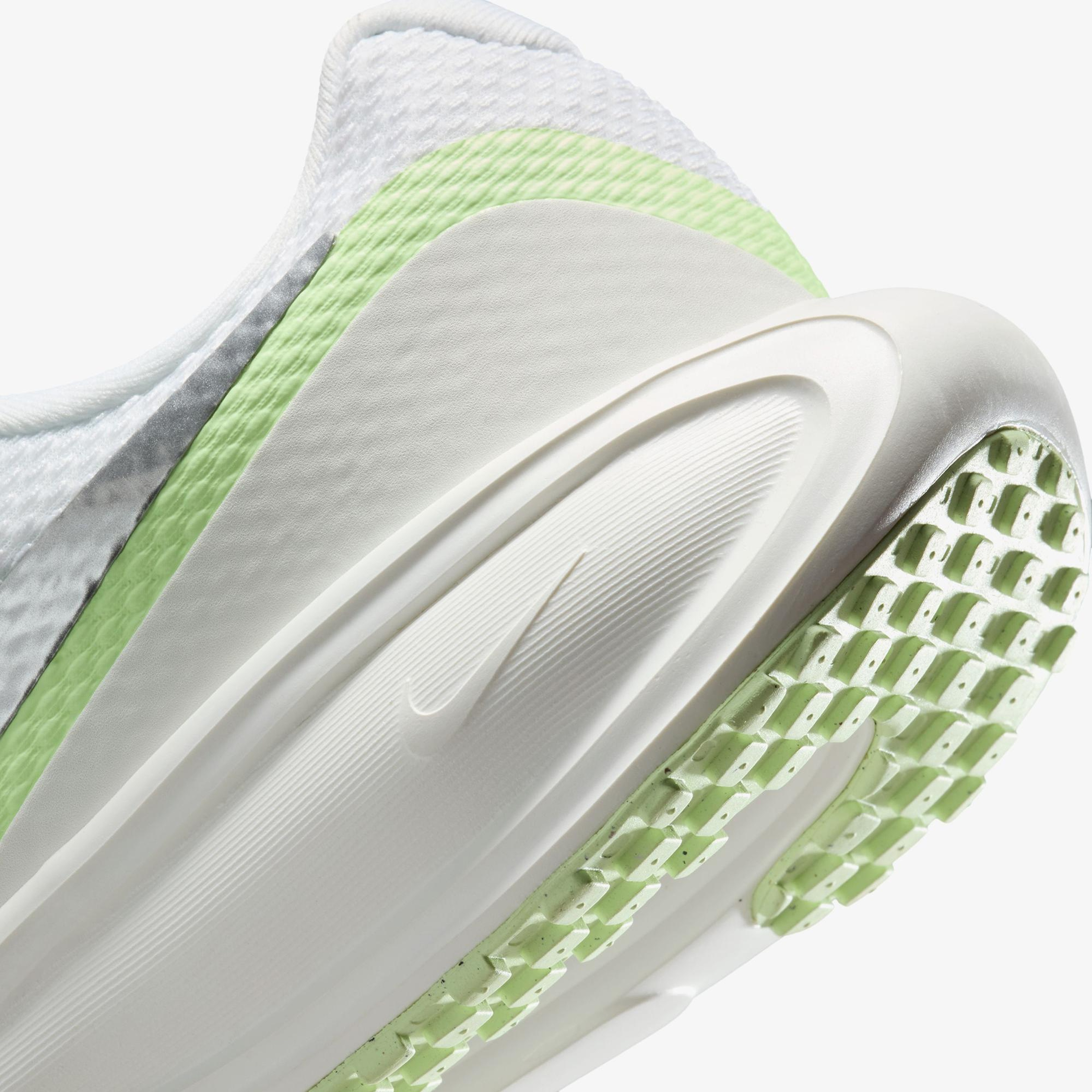 Nike Revolution 8 Kadın Beyaz Koşu Ayakkabısı