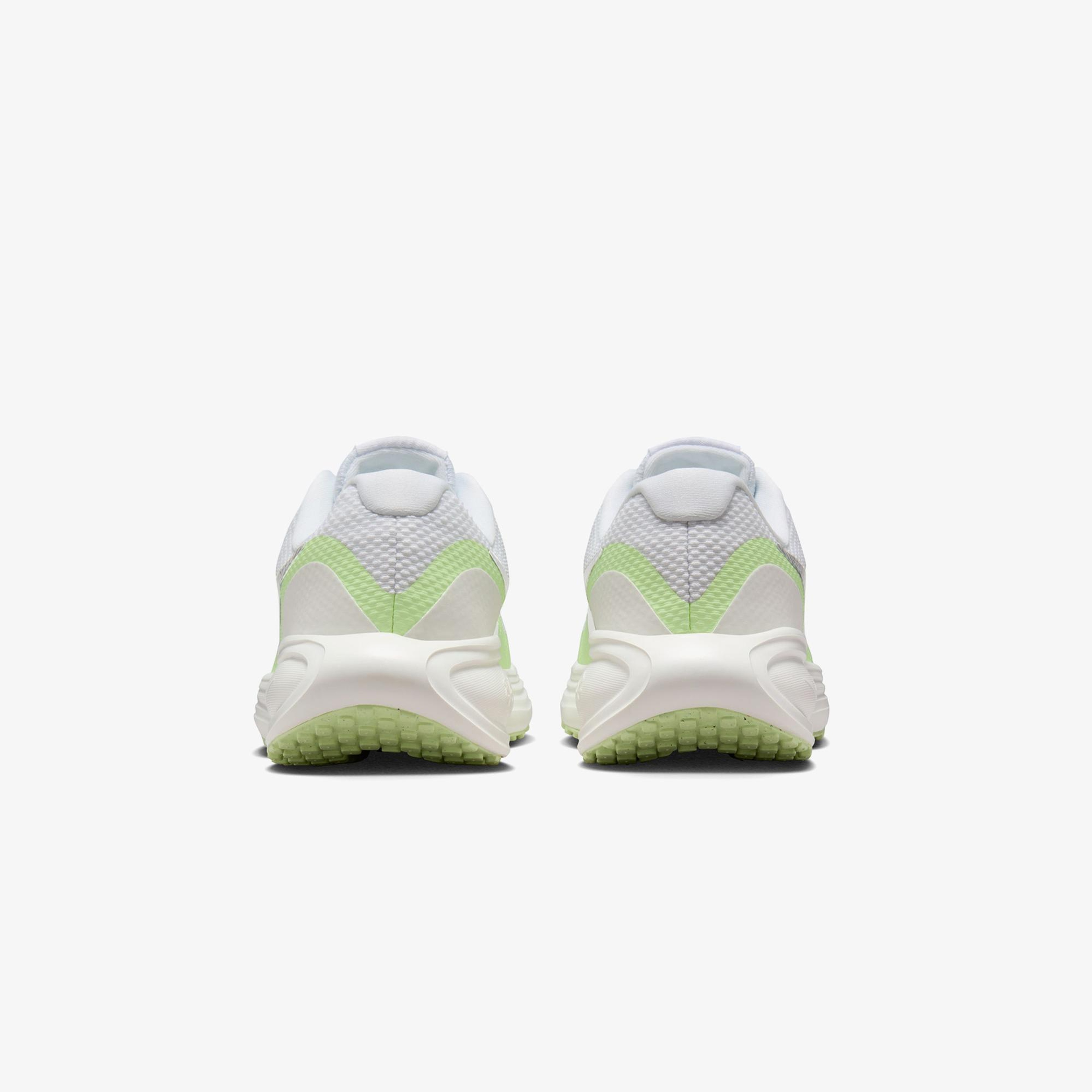 Nike Revolution 8 Kadın Beyaz Koşu Ayakkabısı