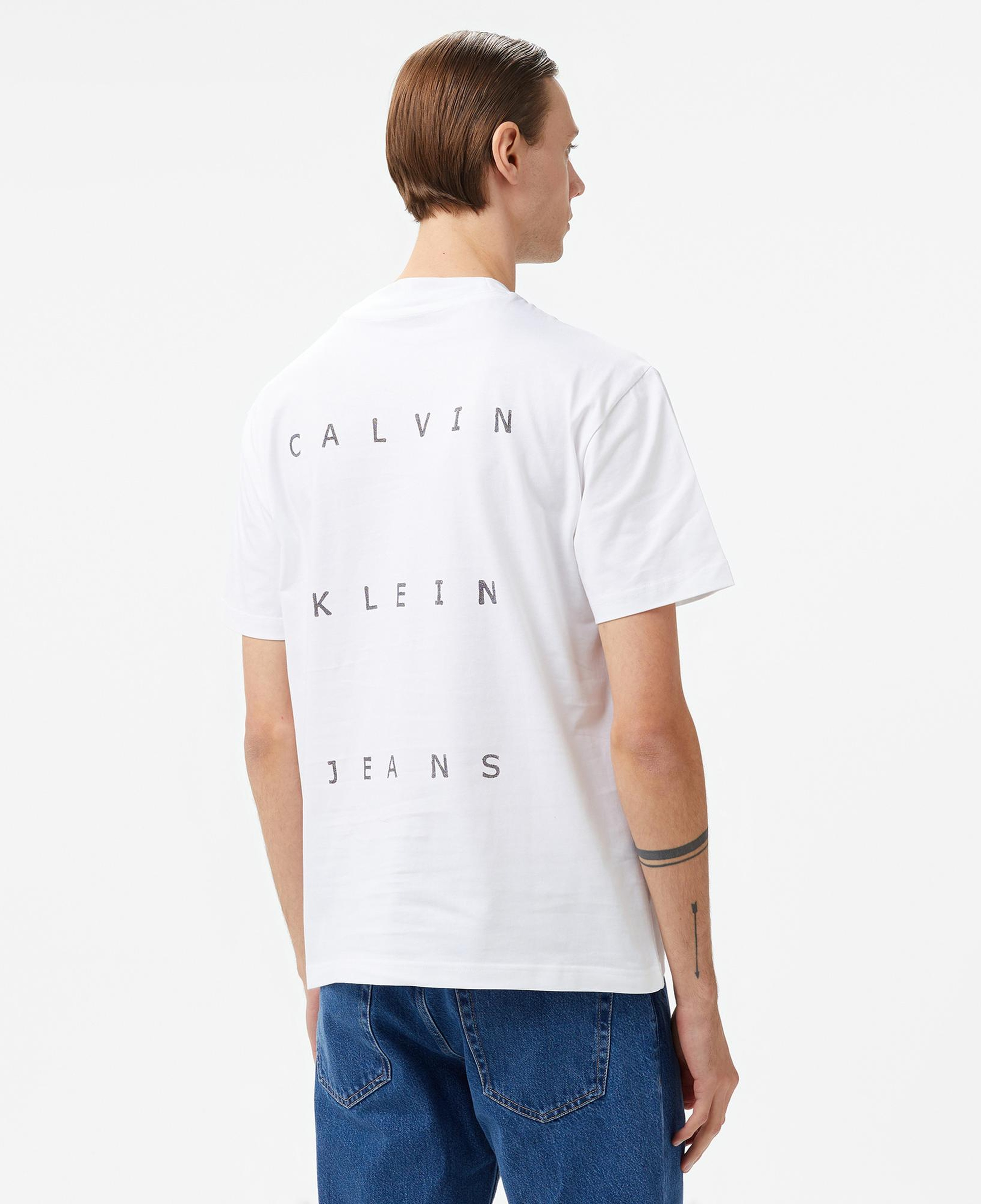 Calvin Klein Jeans Stamp Back Graphic Relaxed Erkek Beyaz T-Shirt