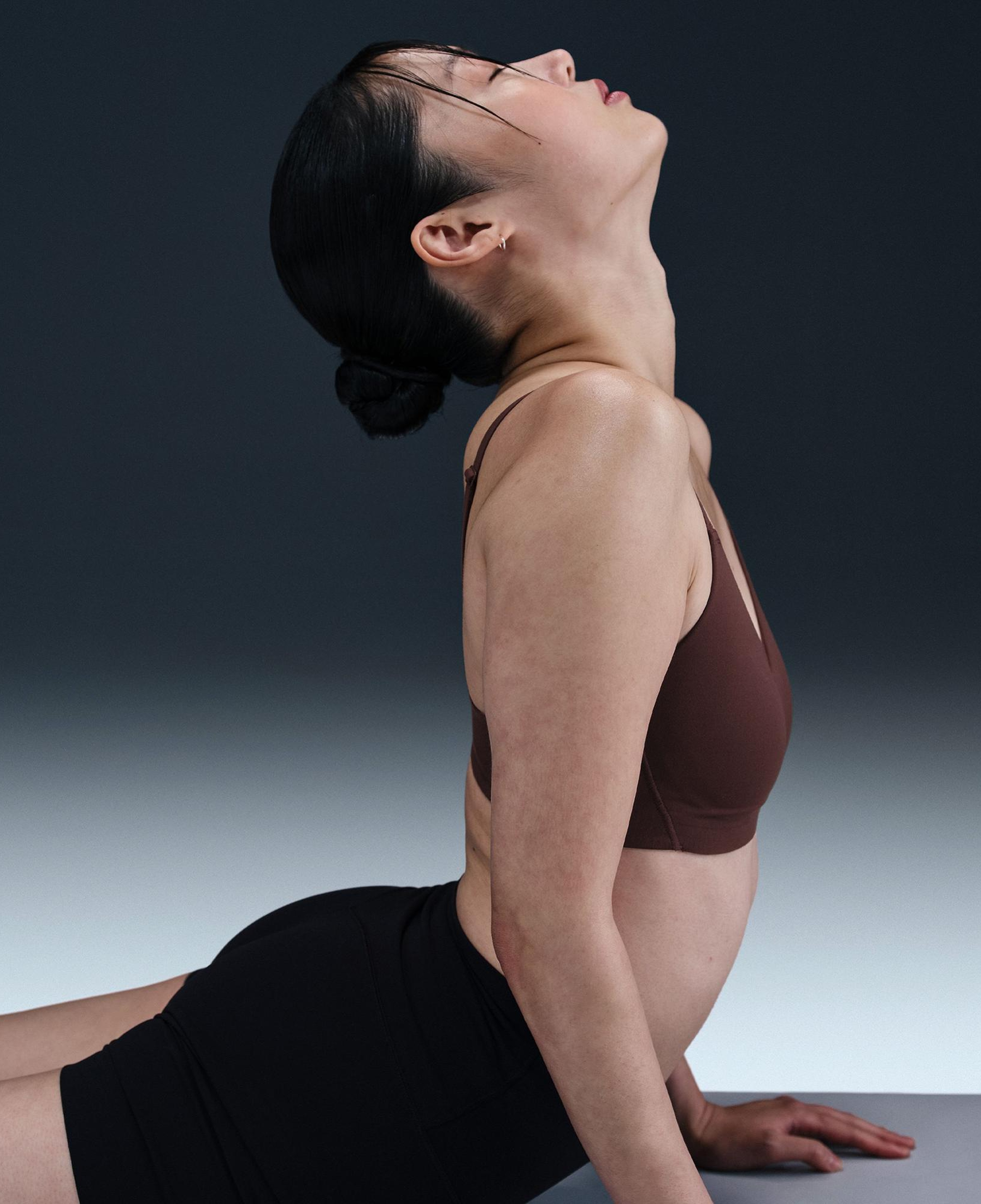 Nike Alate Minimalist Kadın Kahverengi Bra