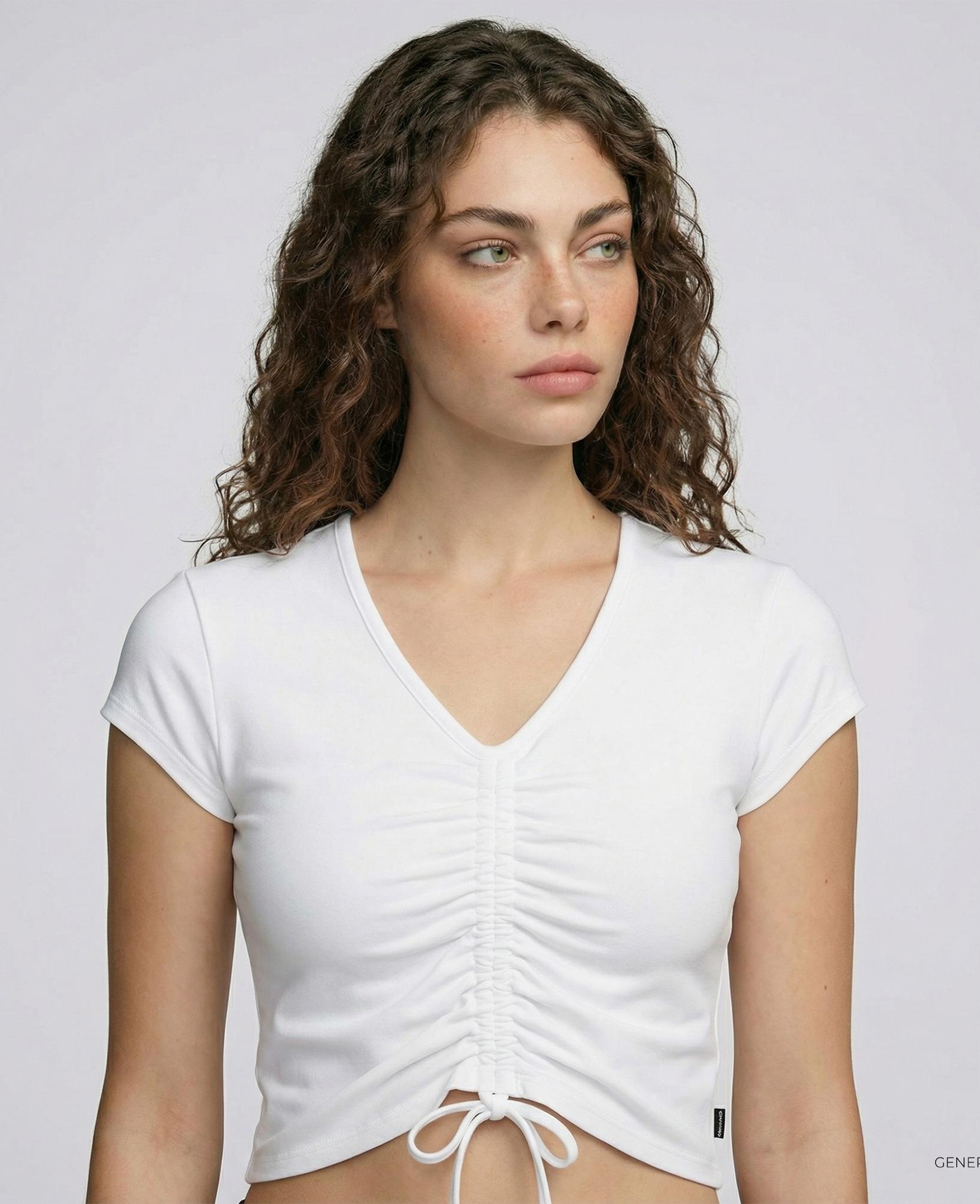 Converse Classic Kadın Slim Fit V Yaka Büzgülü Beyaz T-Shirt