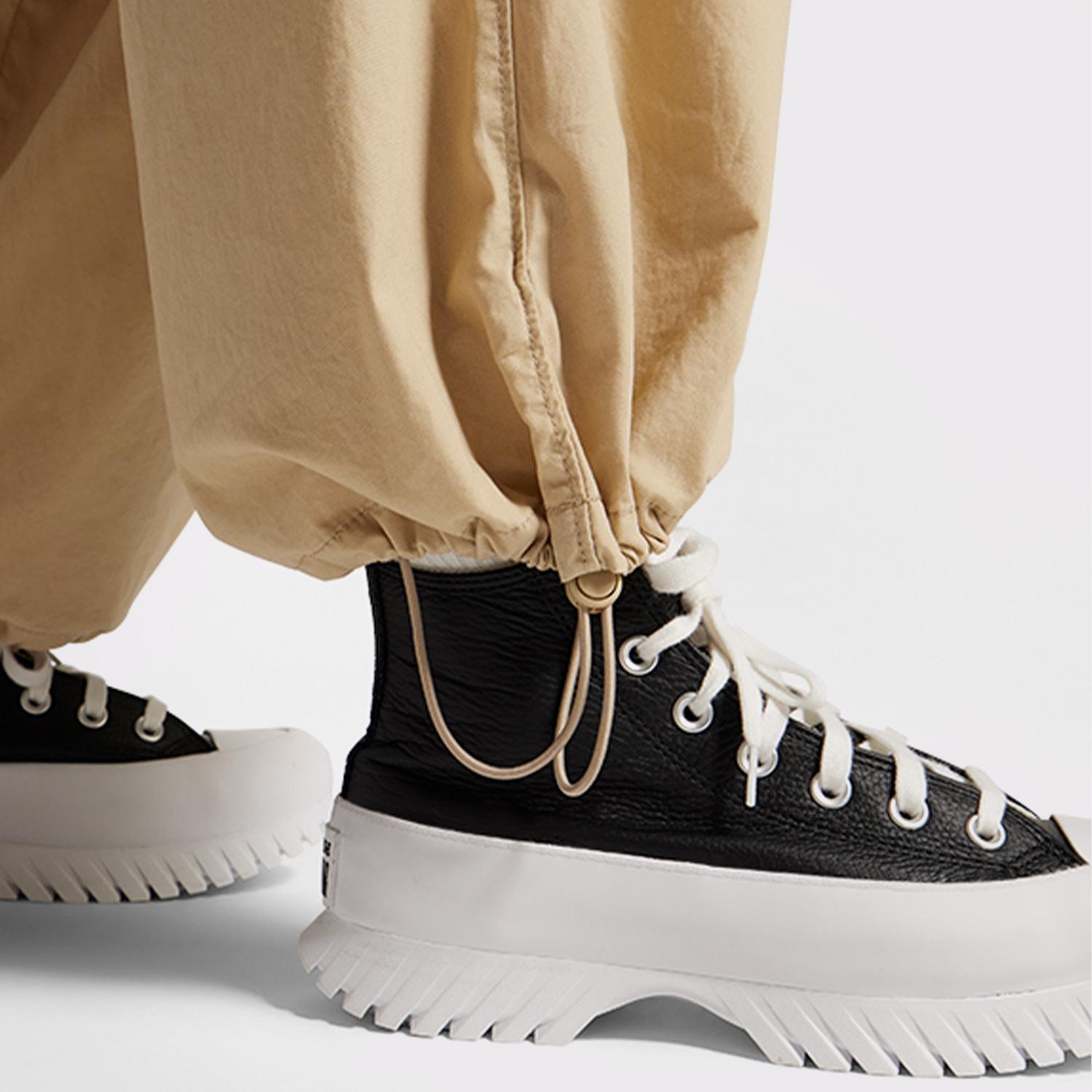 Converse Kadın Bej Paraşüt Pantolon