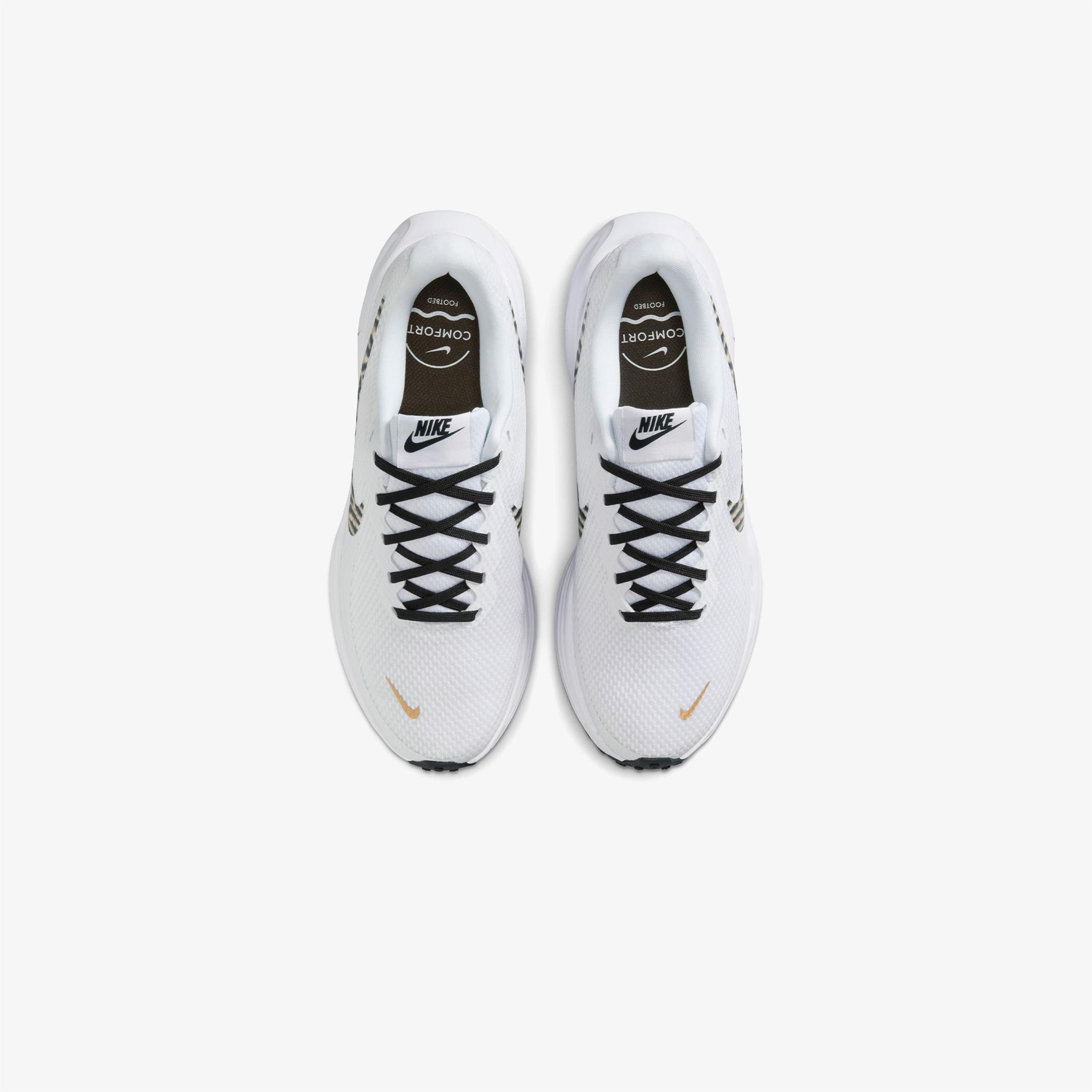 Nike Revolution 8 Kadın Beyaz Koşu Ayakkabısı