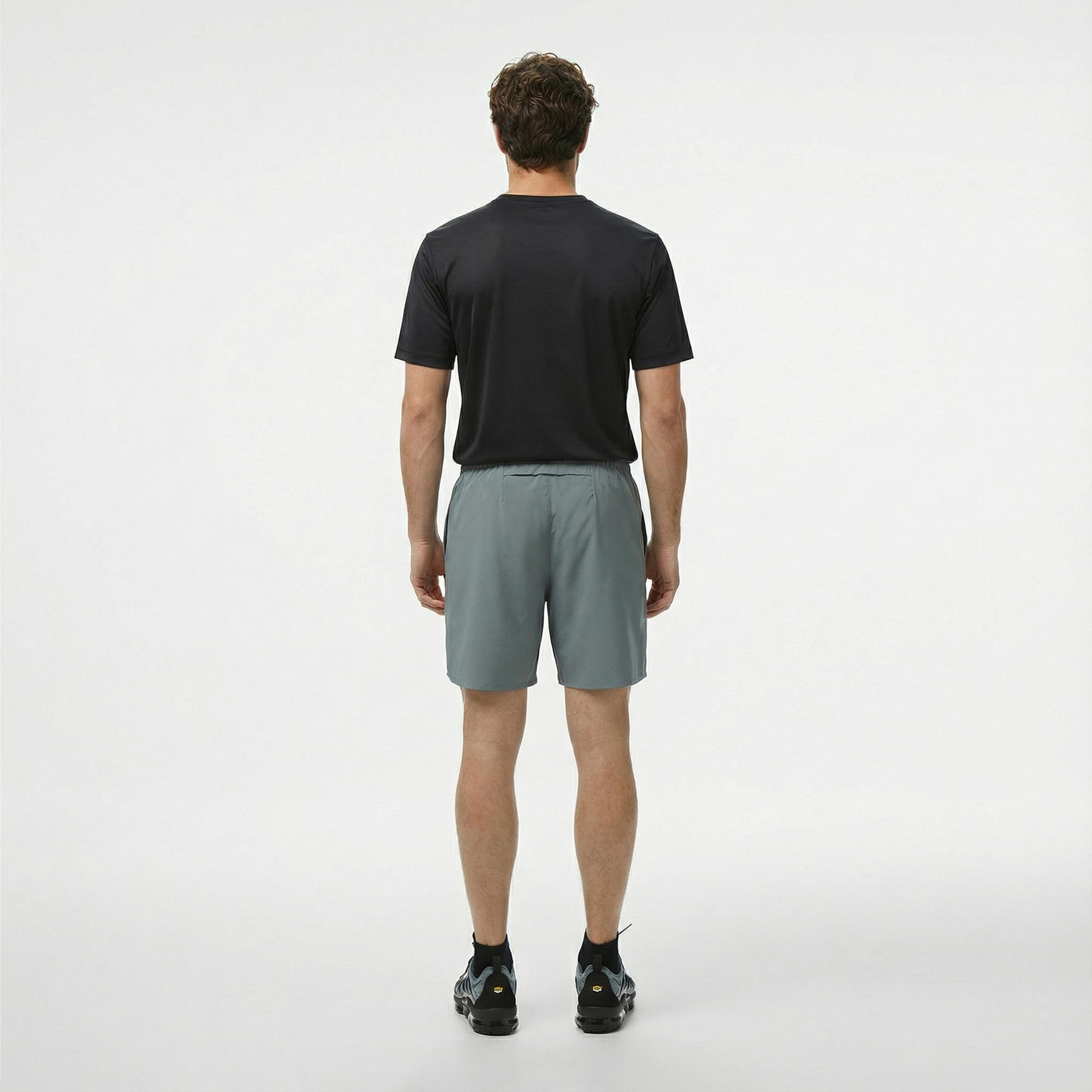 Nike Dri-Fit Challenger 18 cm Erkek Gri Şort