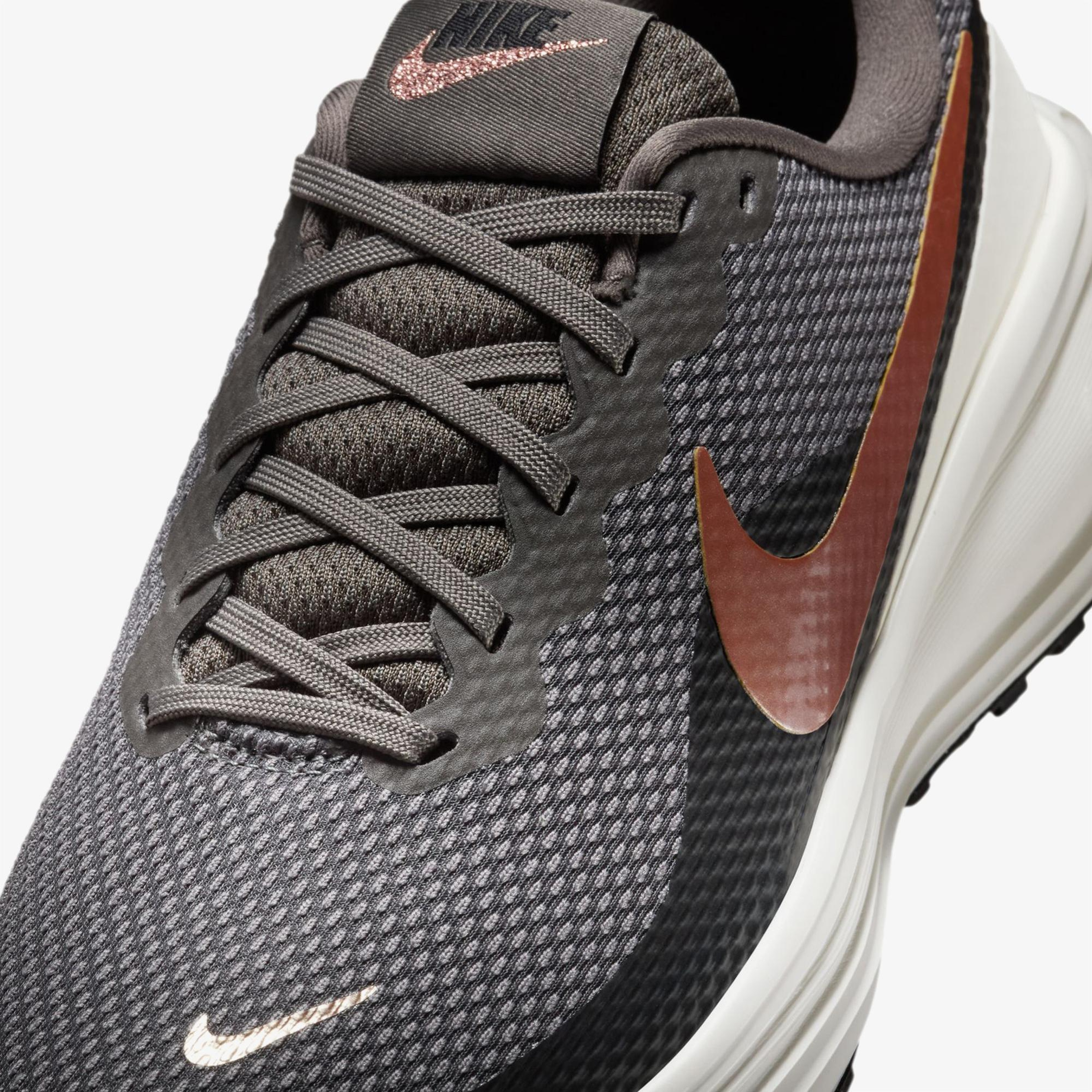 Nike Revolution 8 Kadın Gri Koşu Ayakkabısı