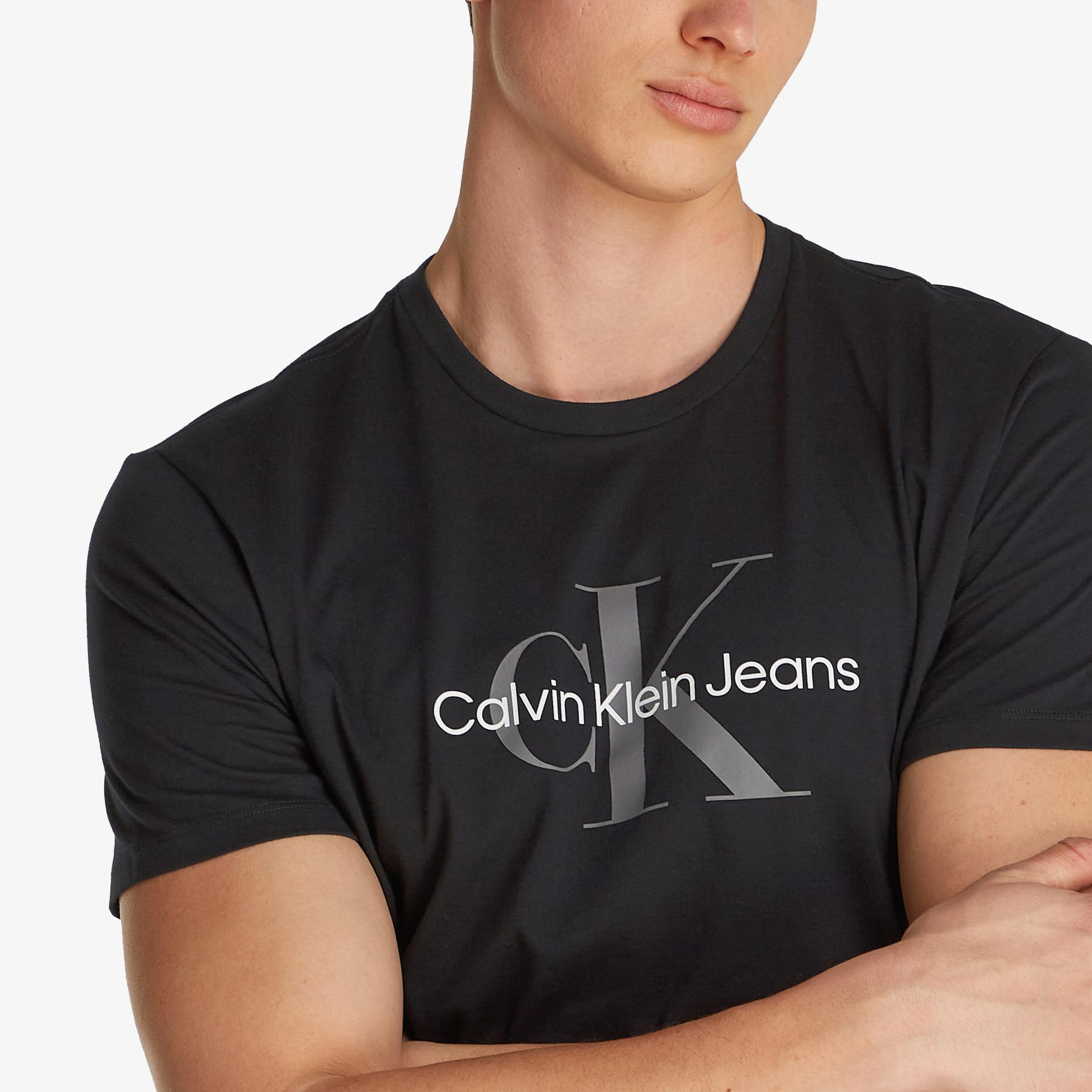 Calvin Klein Hero Monologo Erkek Siyah T-Shirt